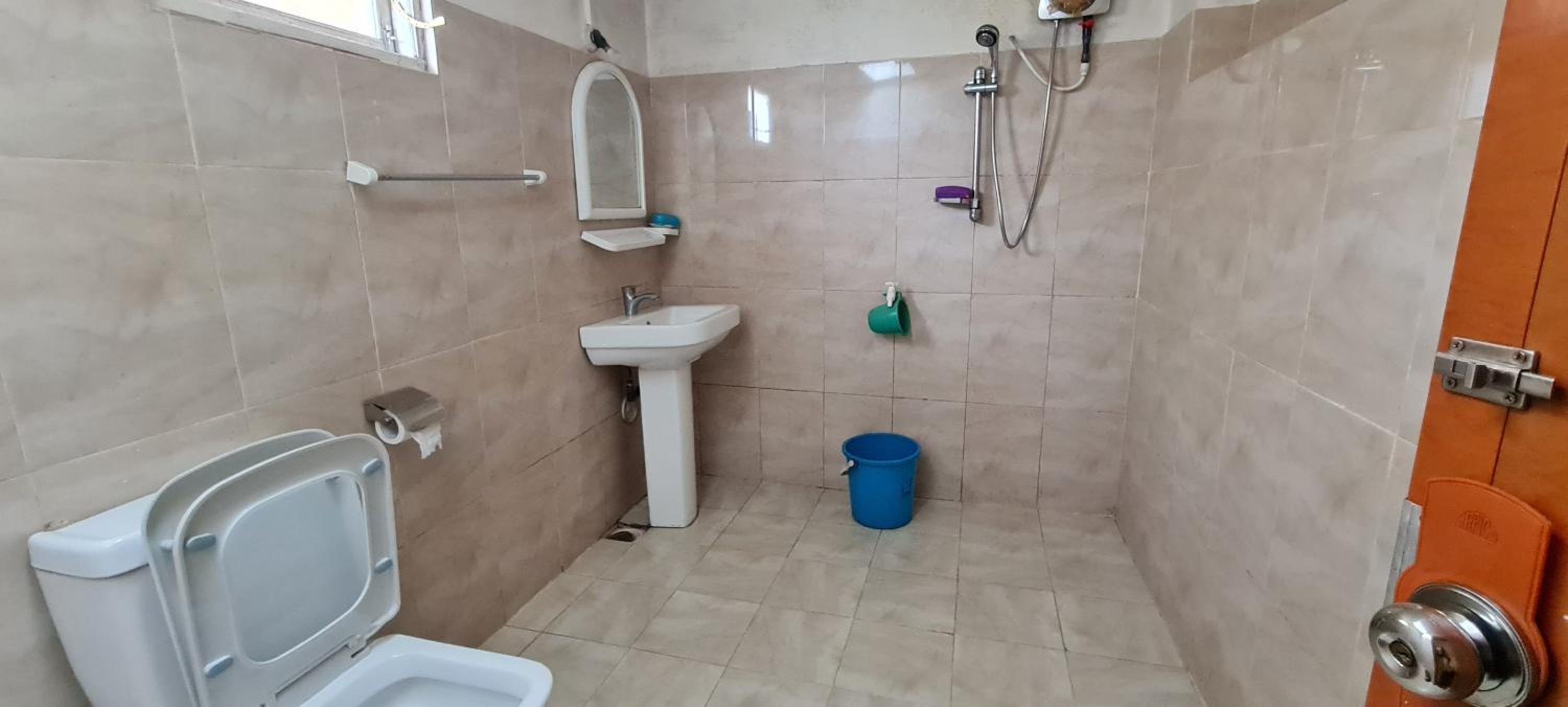 Basic Triple Room With Shared Bathroom photo 1