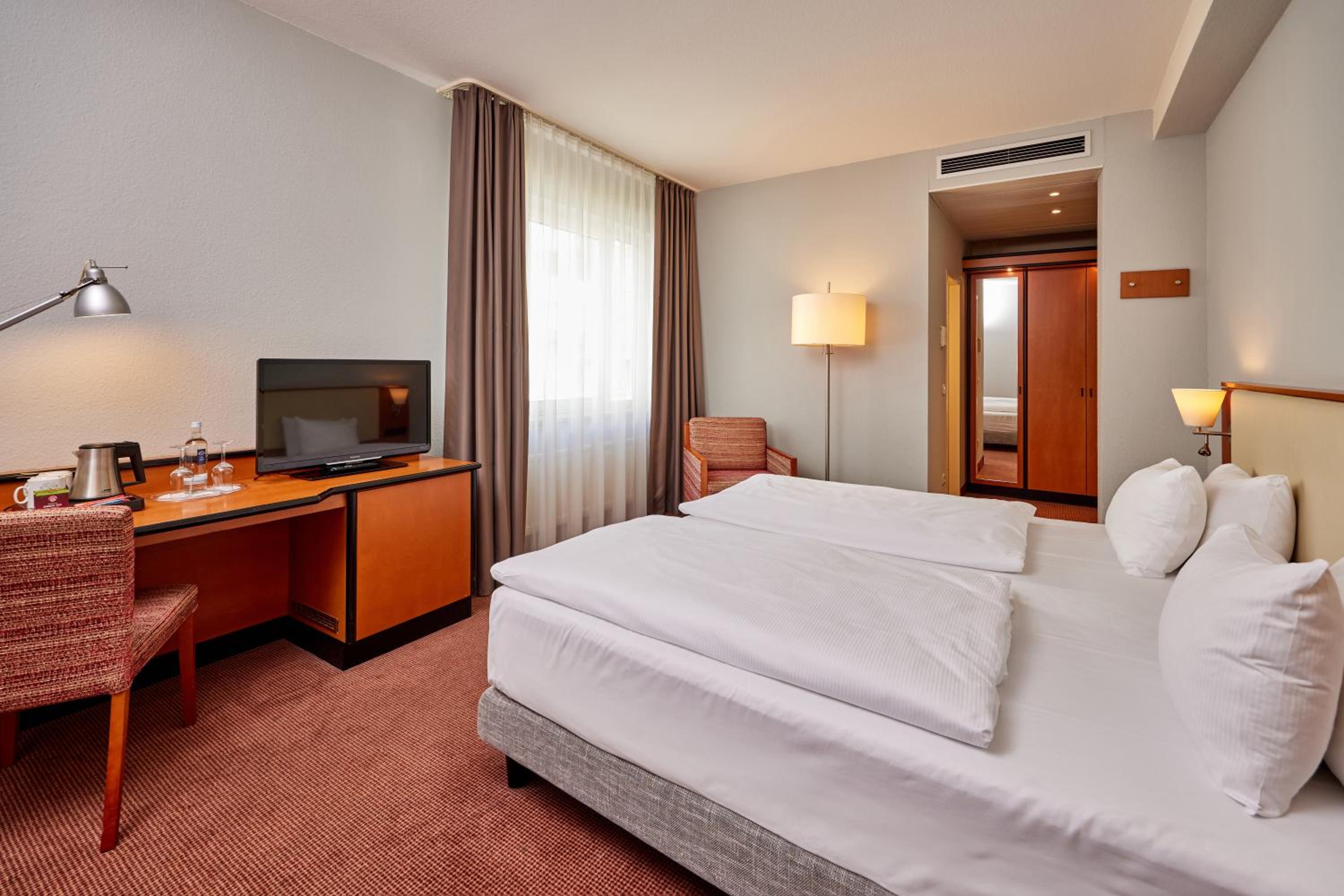 Standard Double Room - Photo 6