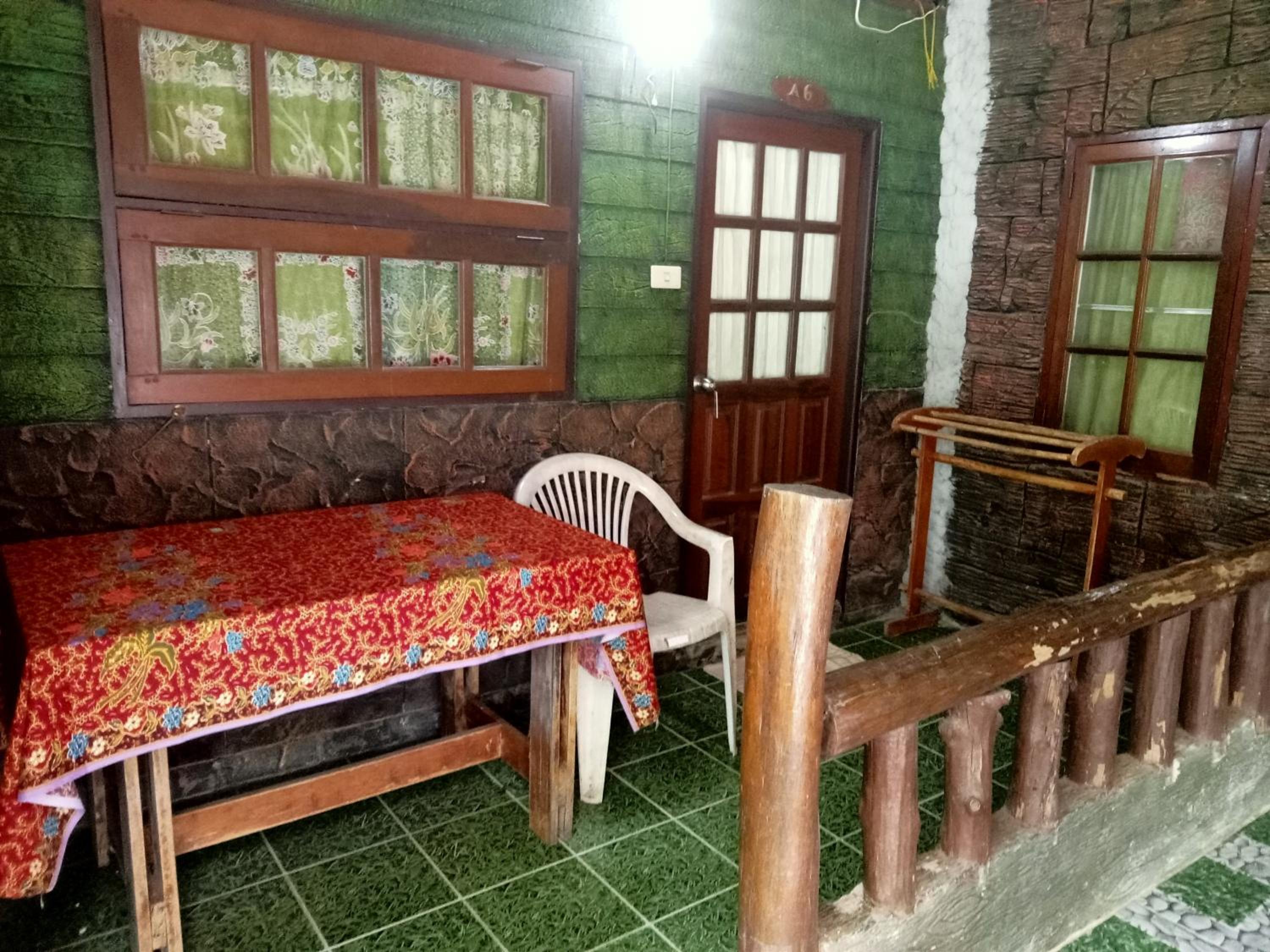 Standard Twin Room with Fan - Photo 4