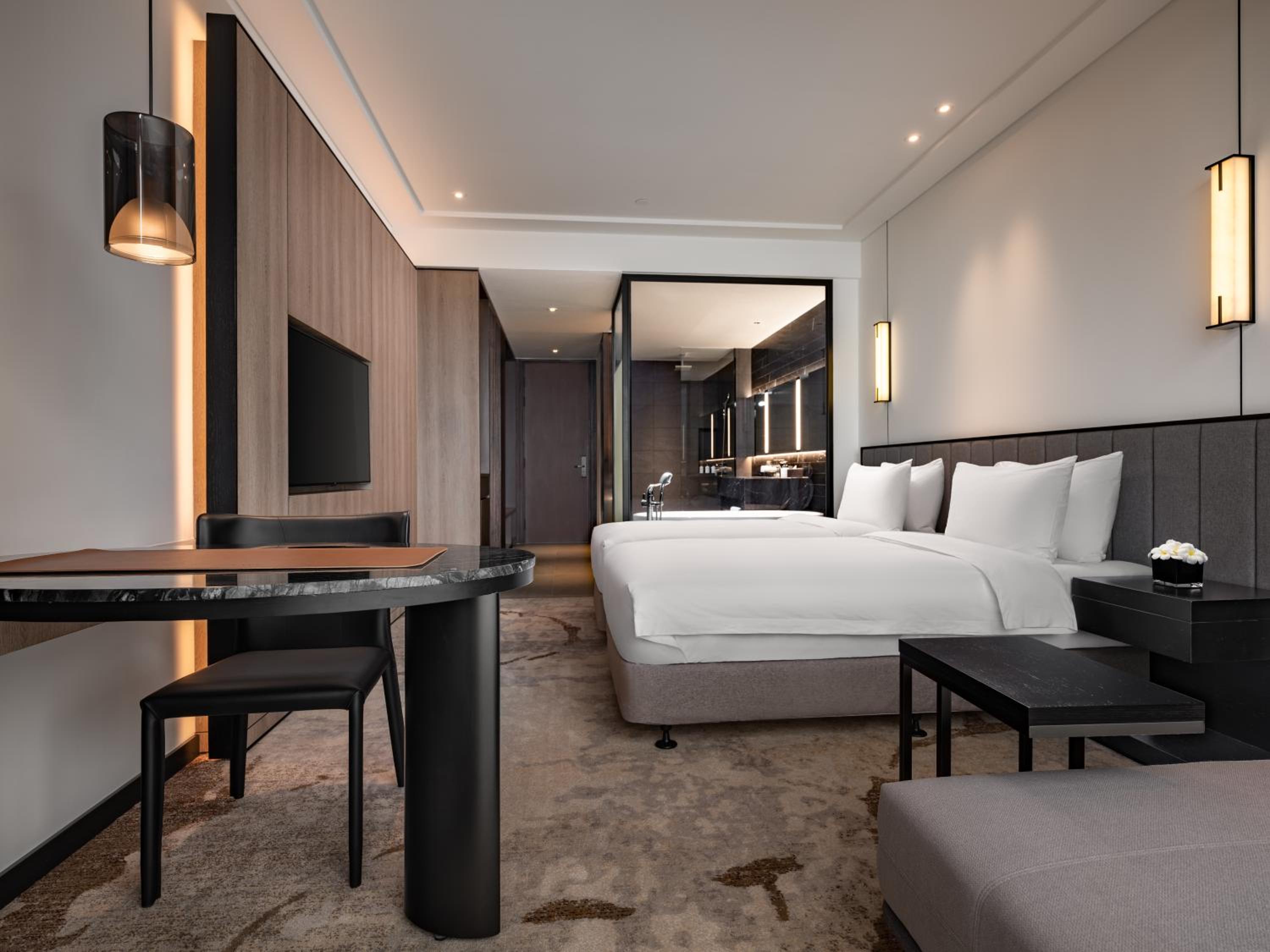 Standard Twin Room with River View - Photo 4