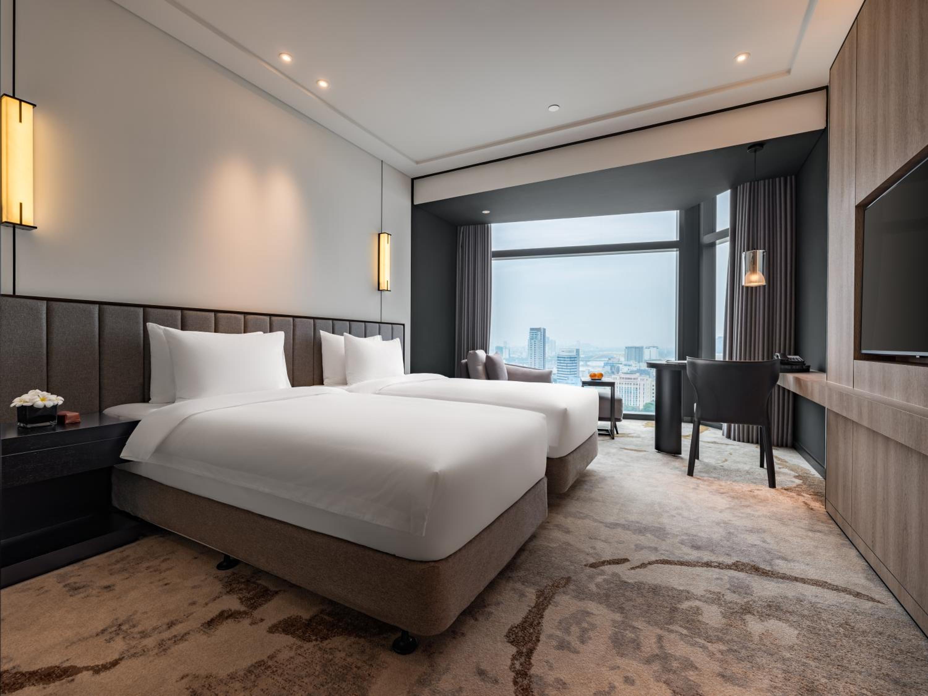 Standard King Room with River View - Photo 2