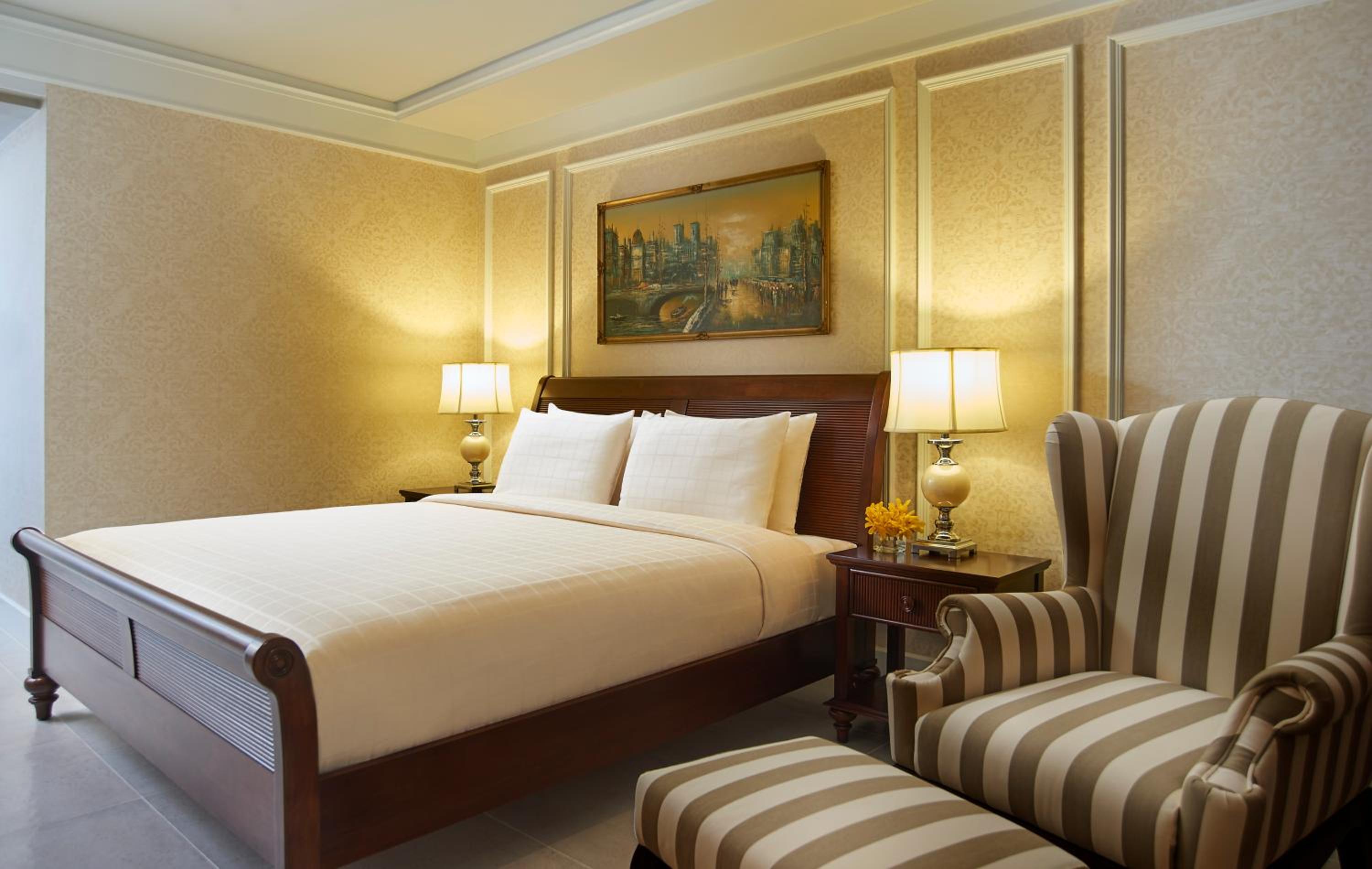 Grand Deluxe Twin Bed - Photo 2