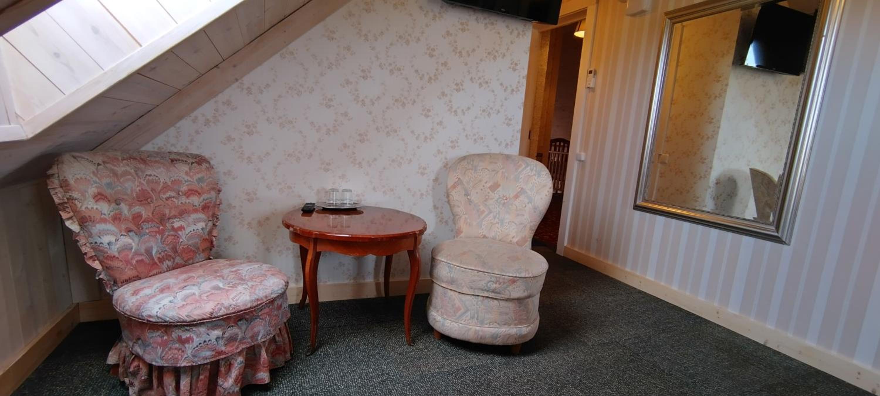 Double Room - Photo 10