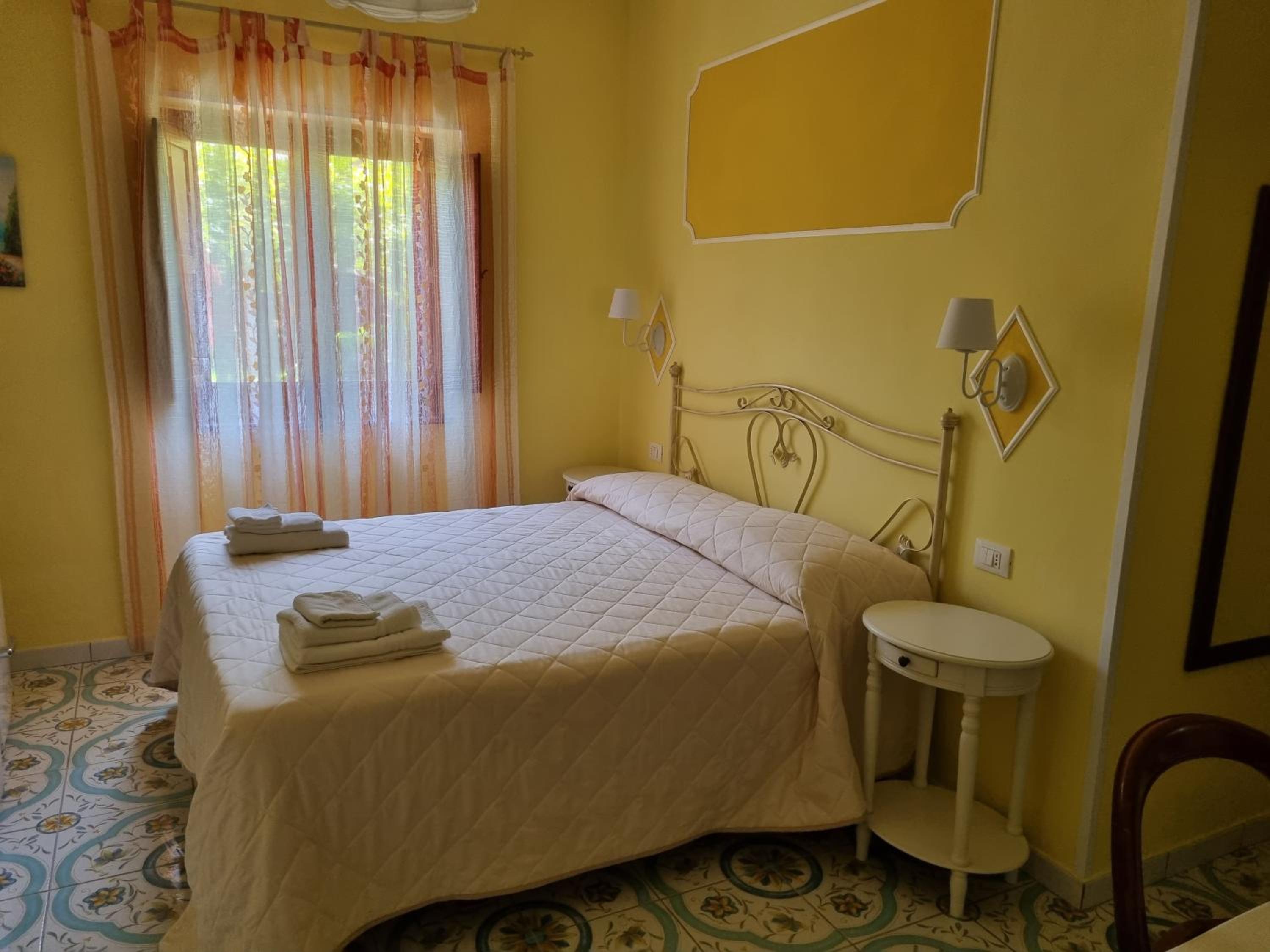 Double Room with Private Bathroom photo 3