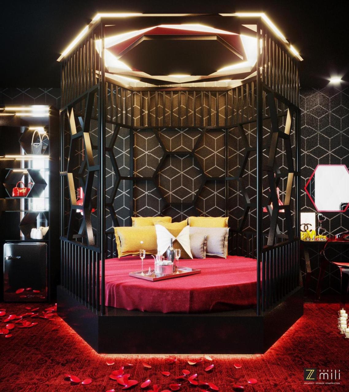Deluxe Queen Room - Photo 13