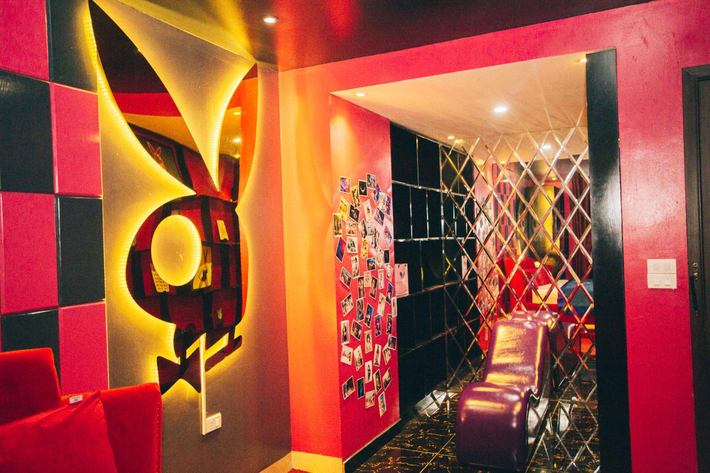 Deluxe Queen Room - Photo 21