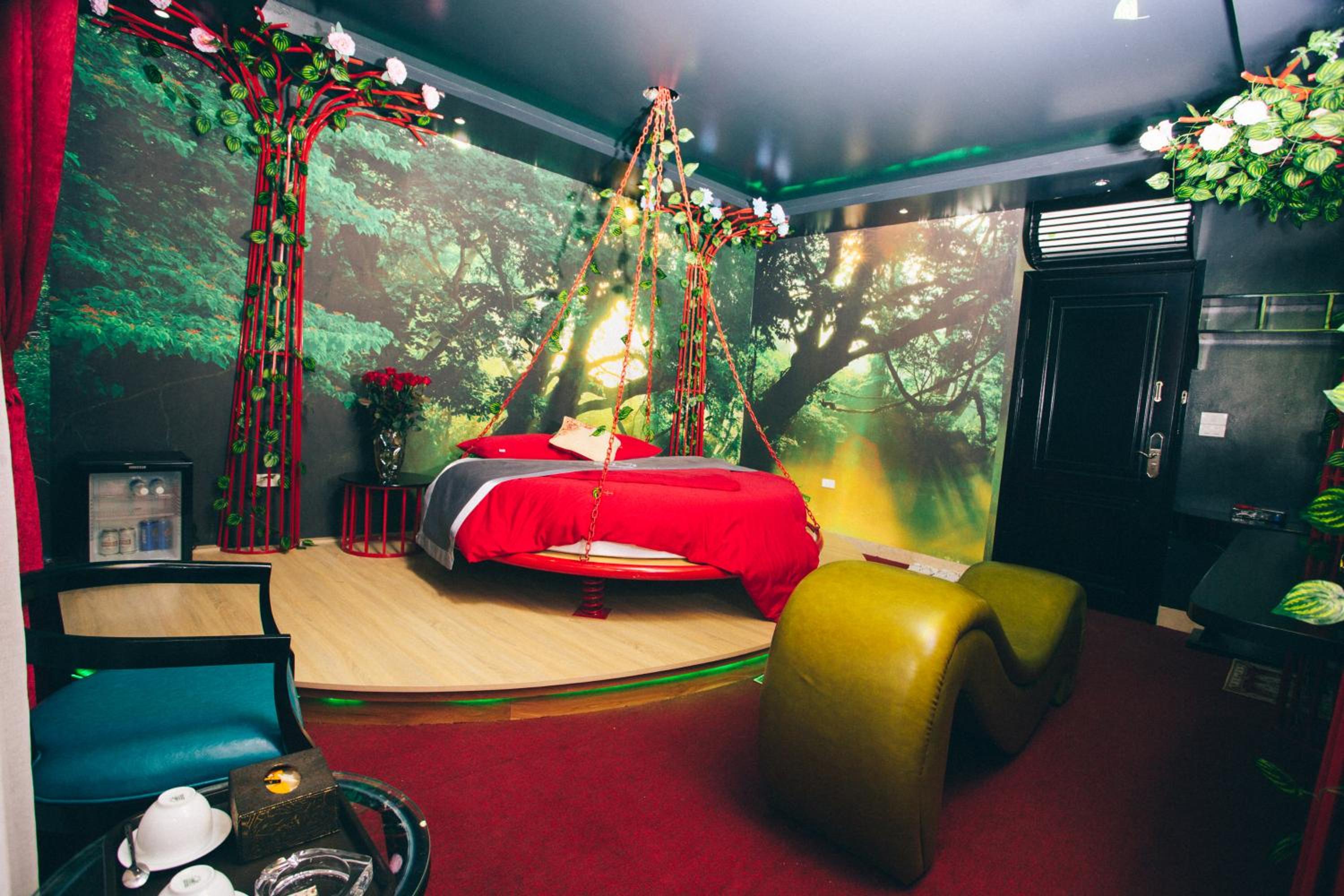 Suite - Photo 28