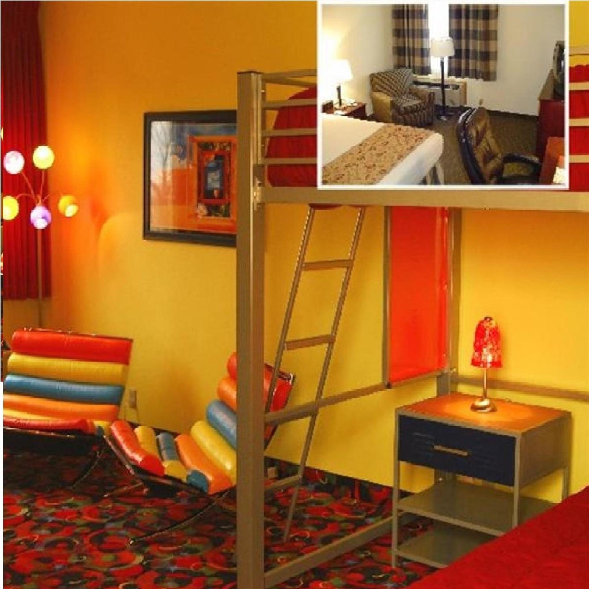 Deluxe King Family Suite - Photo 3