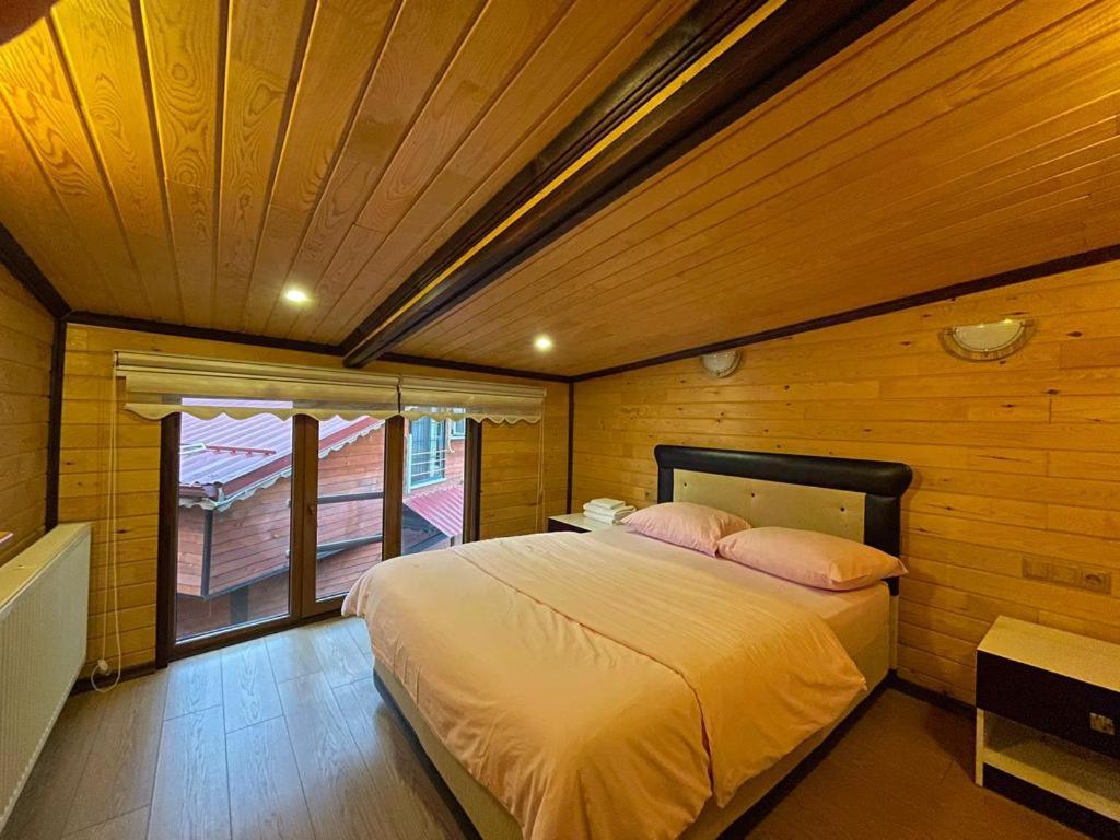 Family Suite With Balcony photo 2