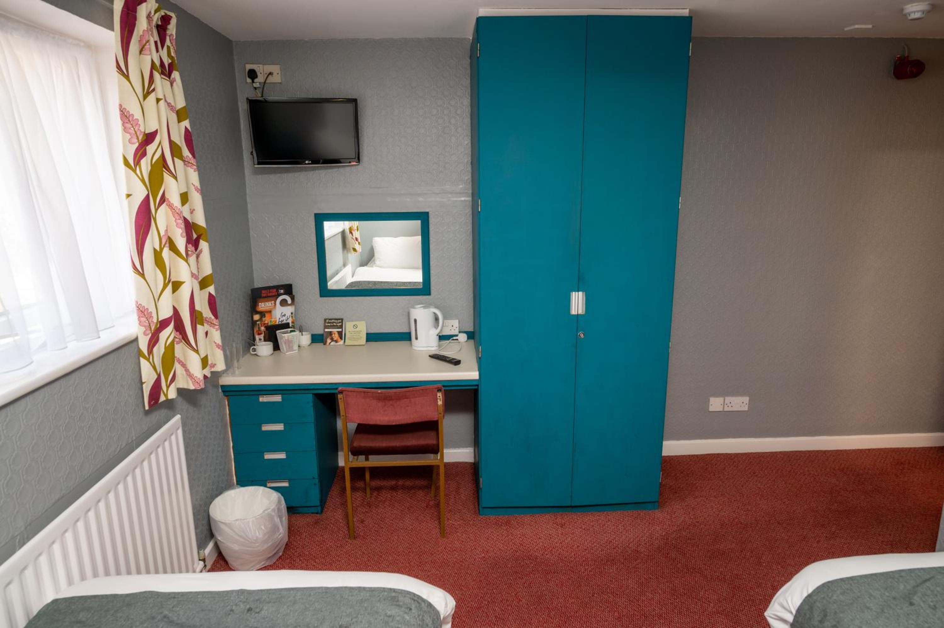Twin Room - Photo 1