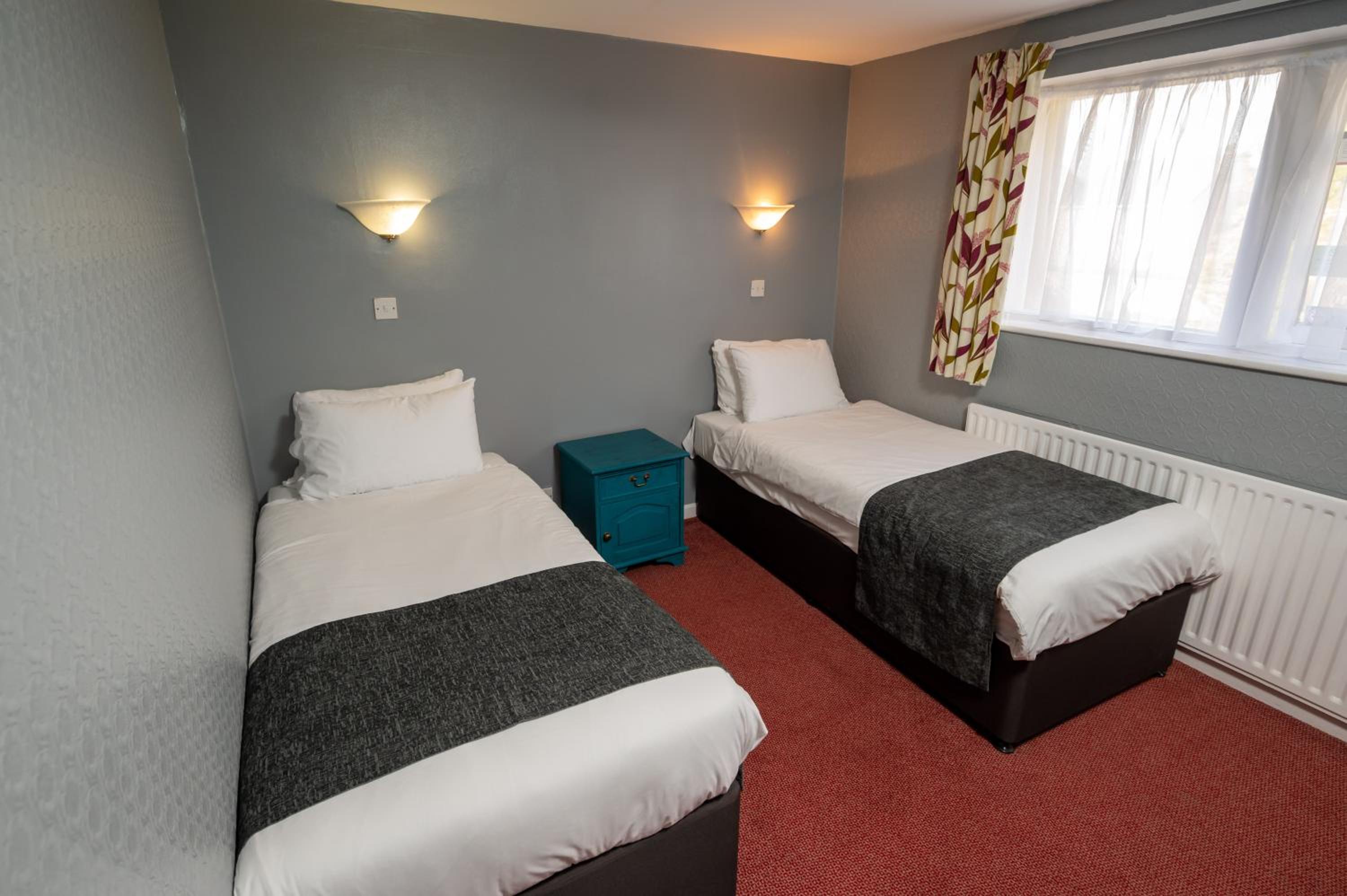 Twin Room - Photo 4