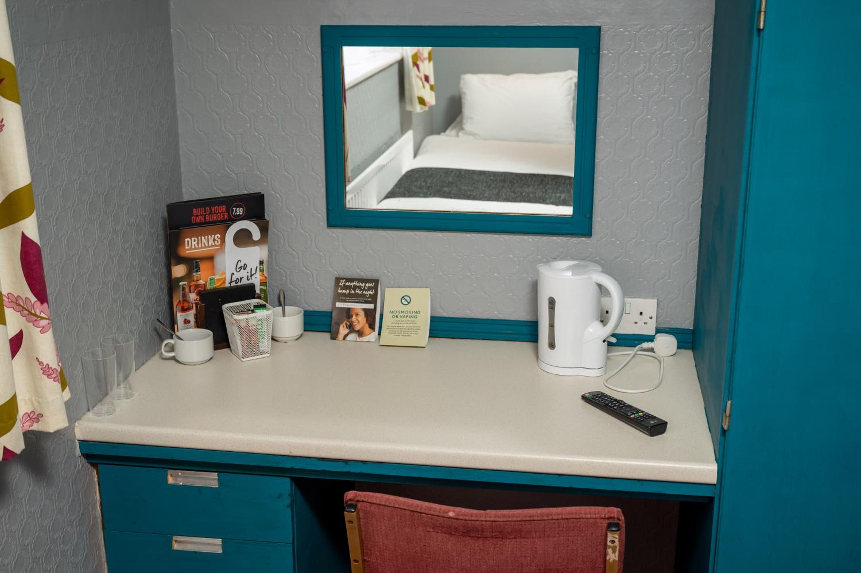 Twin Room - Photo 2