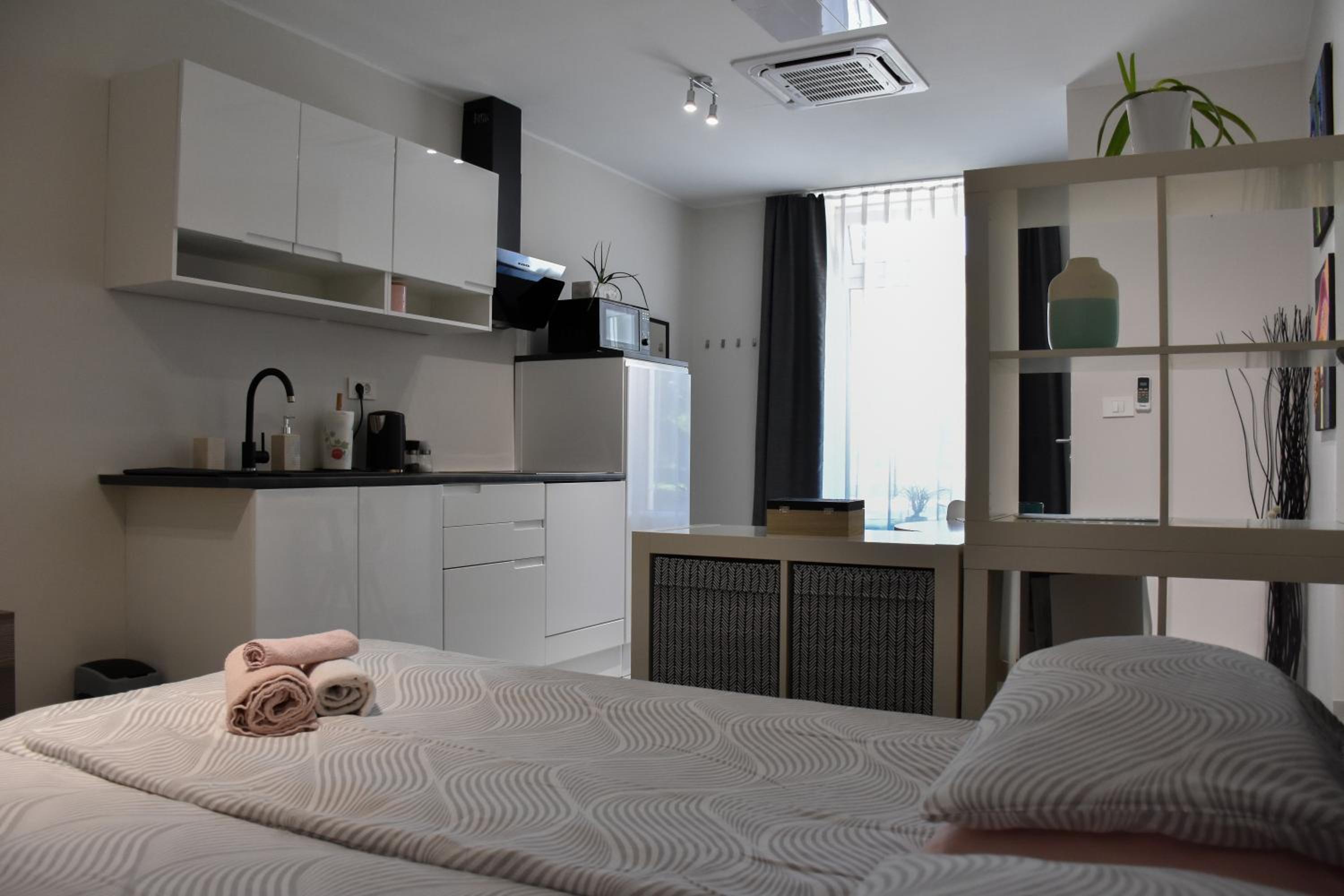 One-Bedroom Apartment - Photo 21