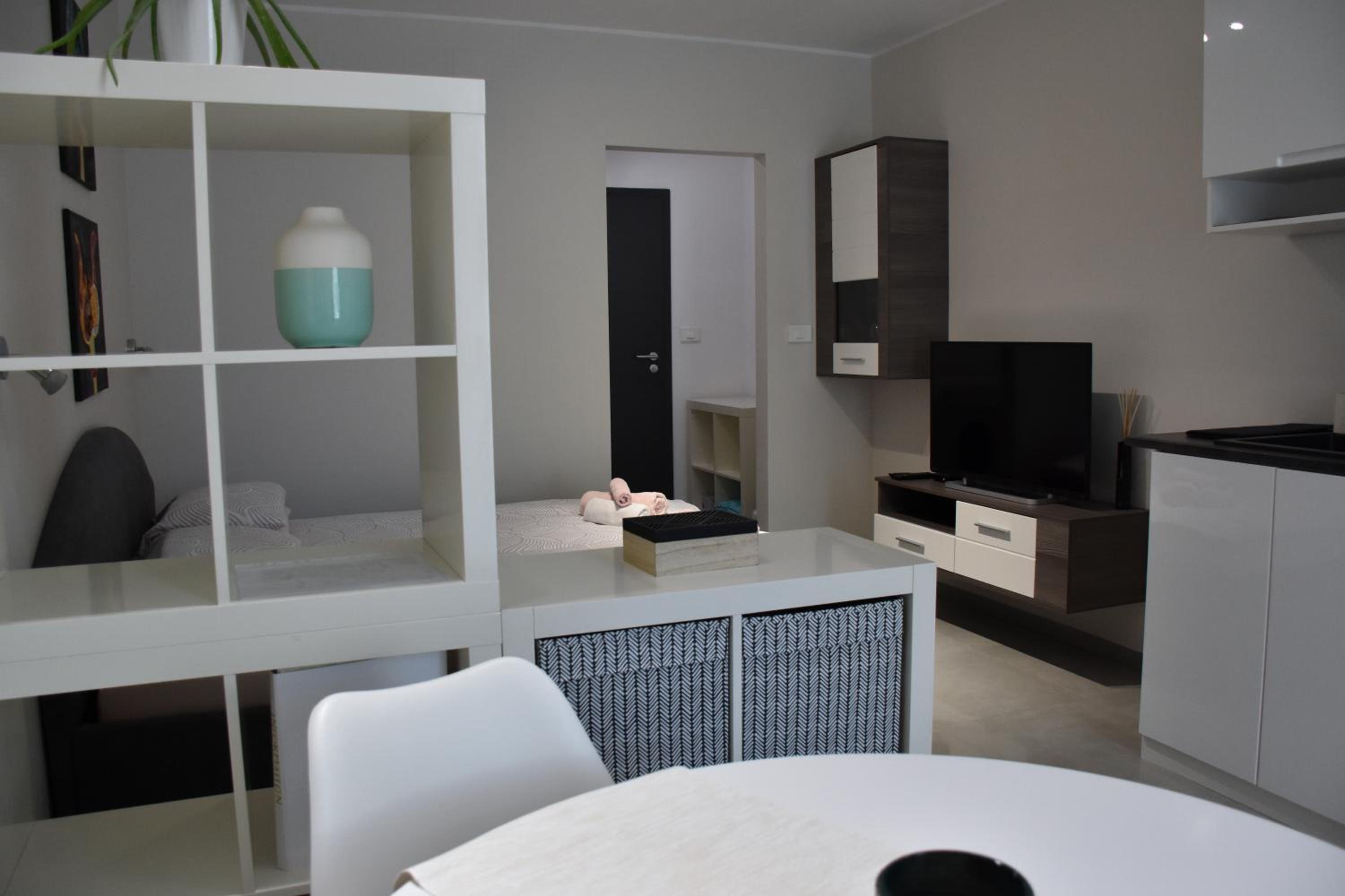 One-Bedroom Apartment - Photo 18