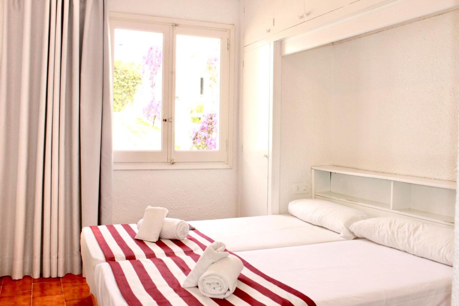 Apartamento con vista a la piscina