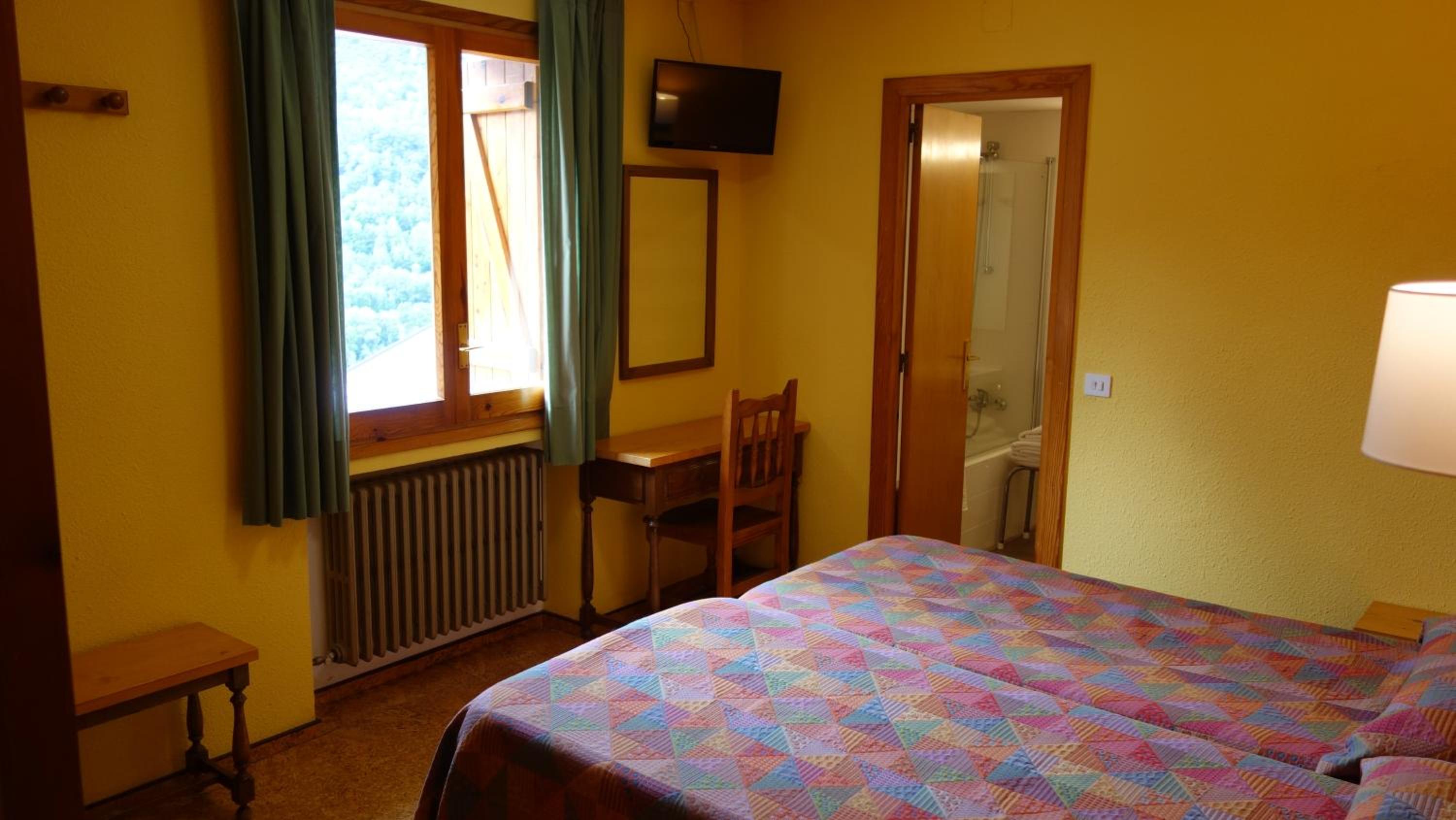 Twin Room - Photo 1