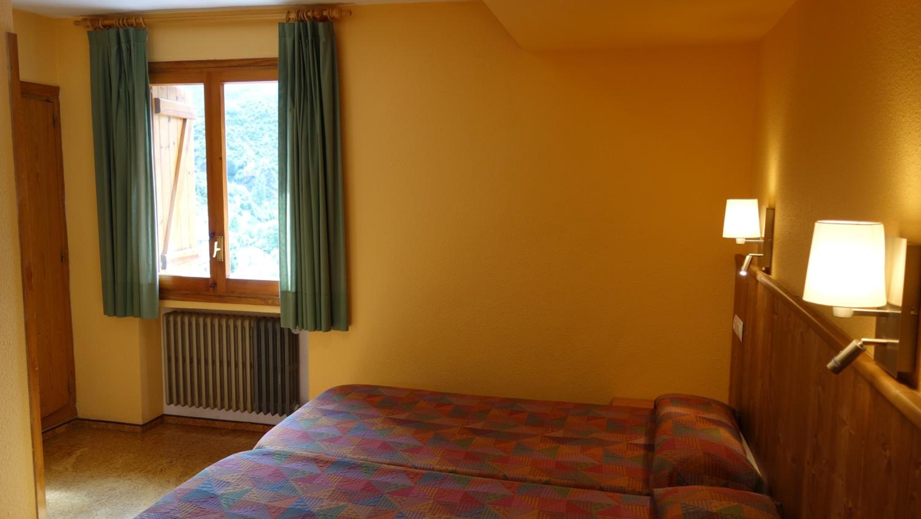 Twin Room - Photo 10