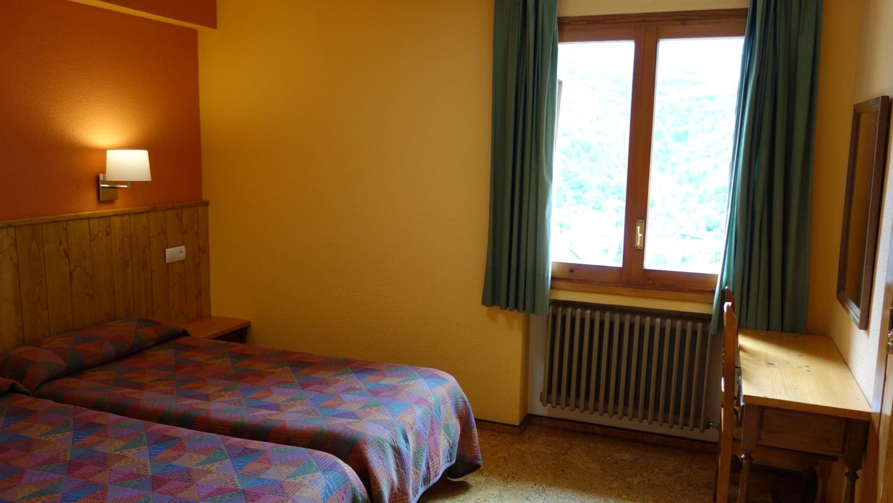 Twin Room - Photo 4