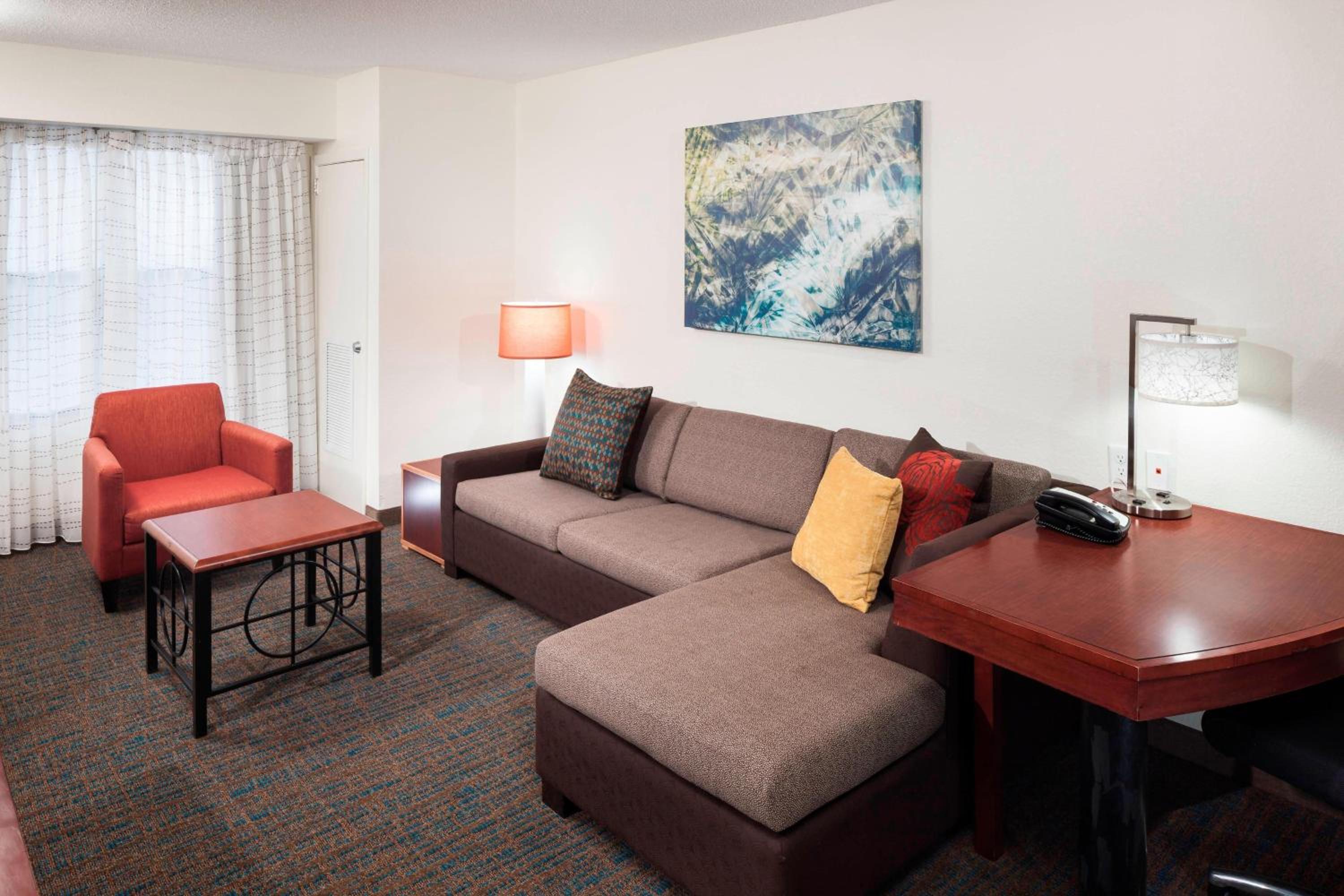 One-Bedroom King Suite - Photo 4