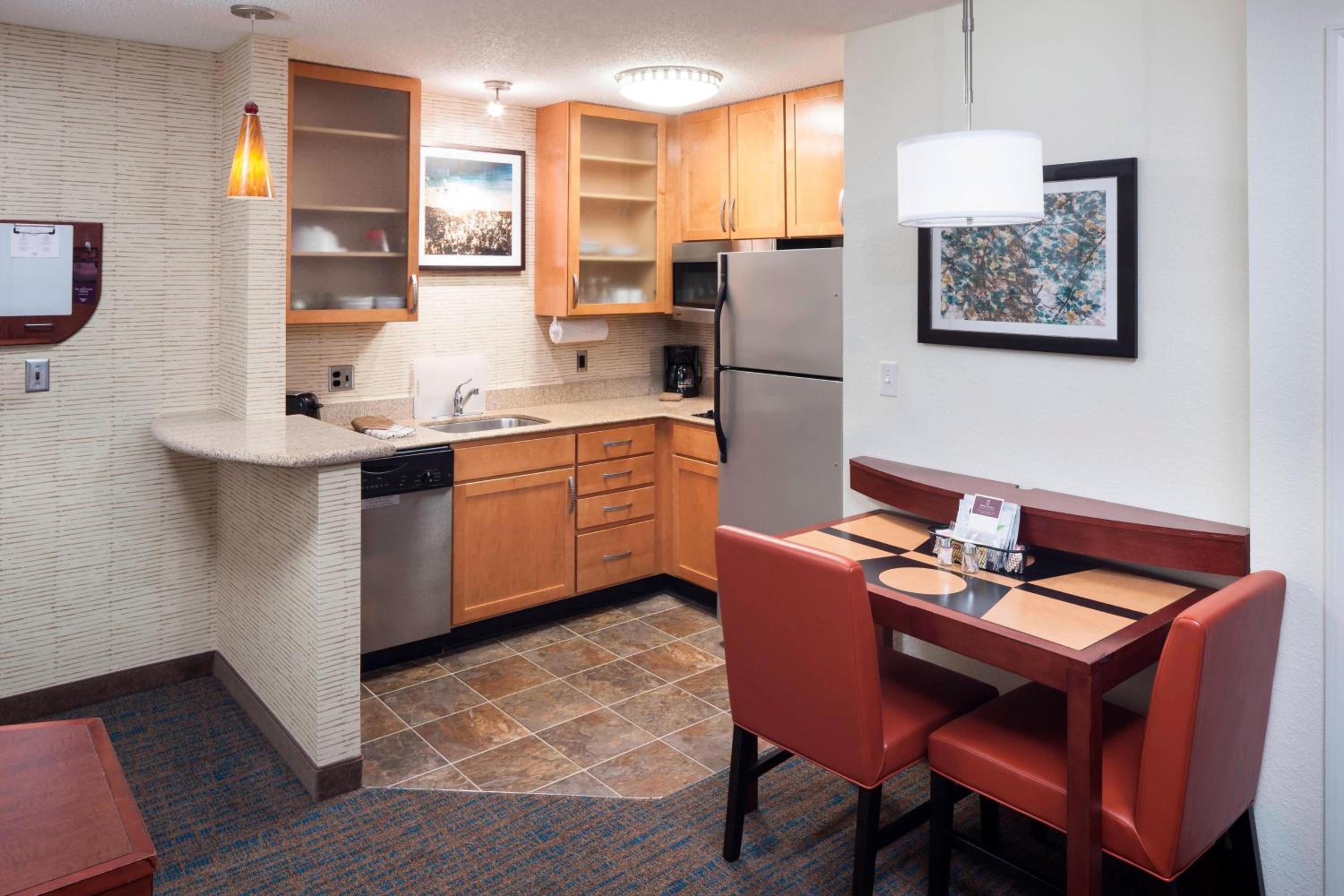 One-Bedroom King Suite - Photo 2