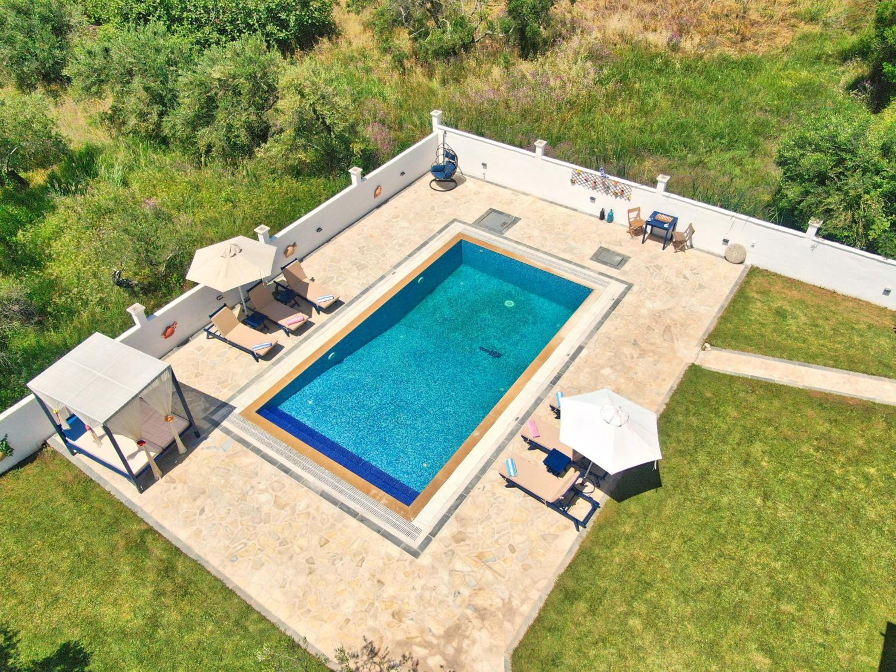 Three-Bedroom Villa photo 2
