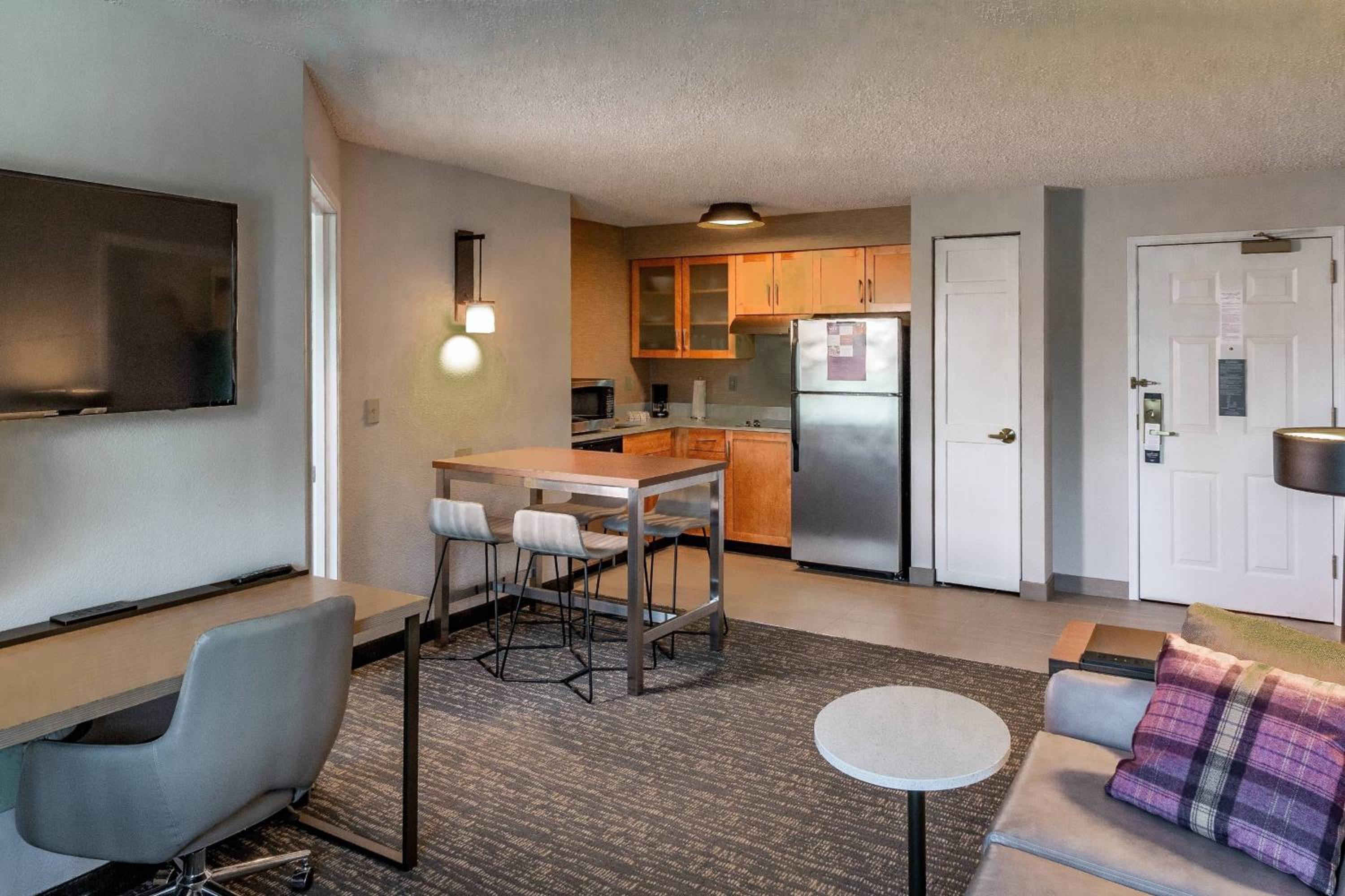 Two-Bedroom Queen Suite - Photo 1