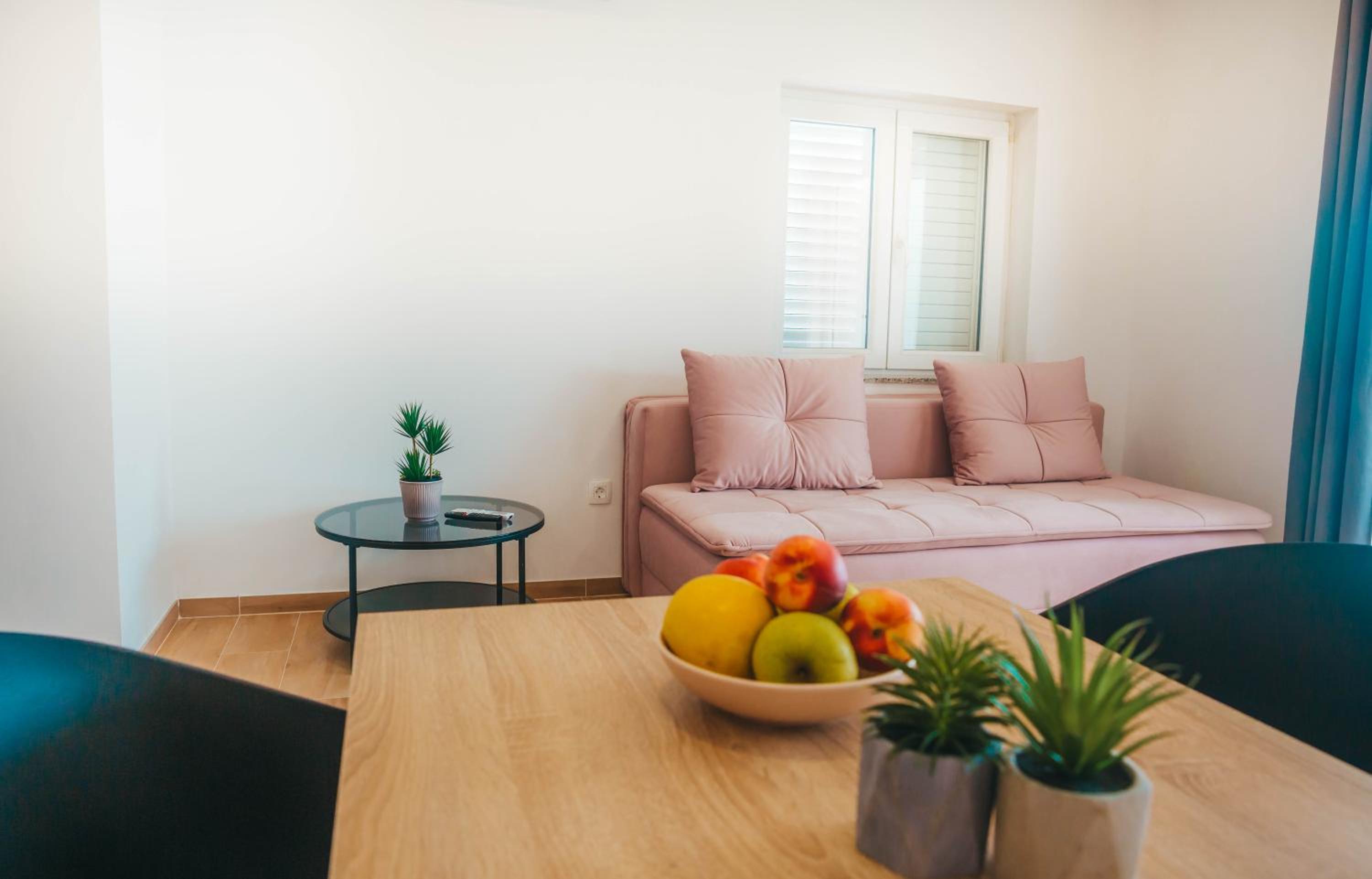 One-Bedroom Apartment photo 2