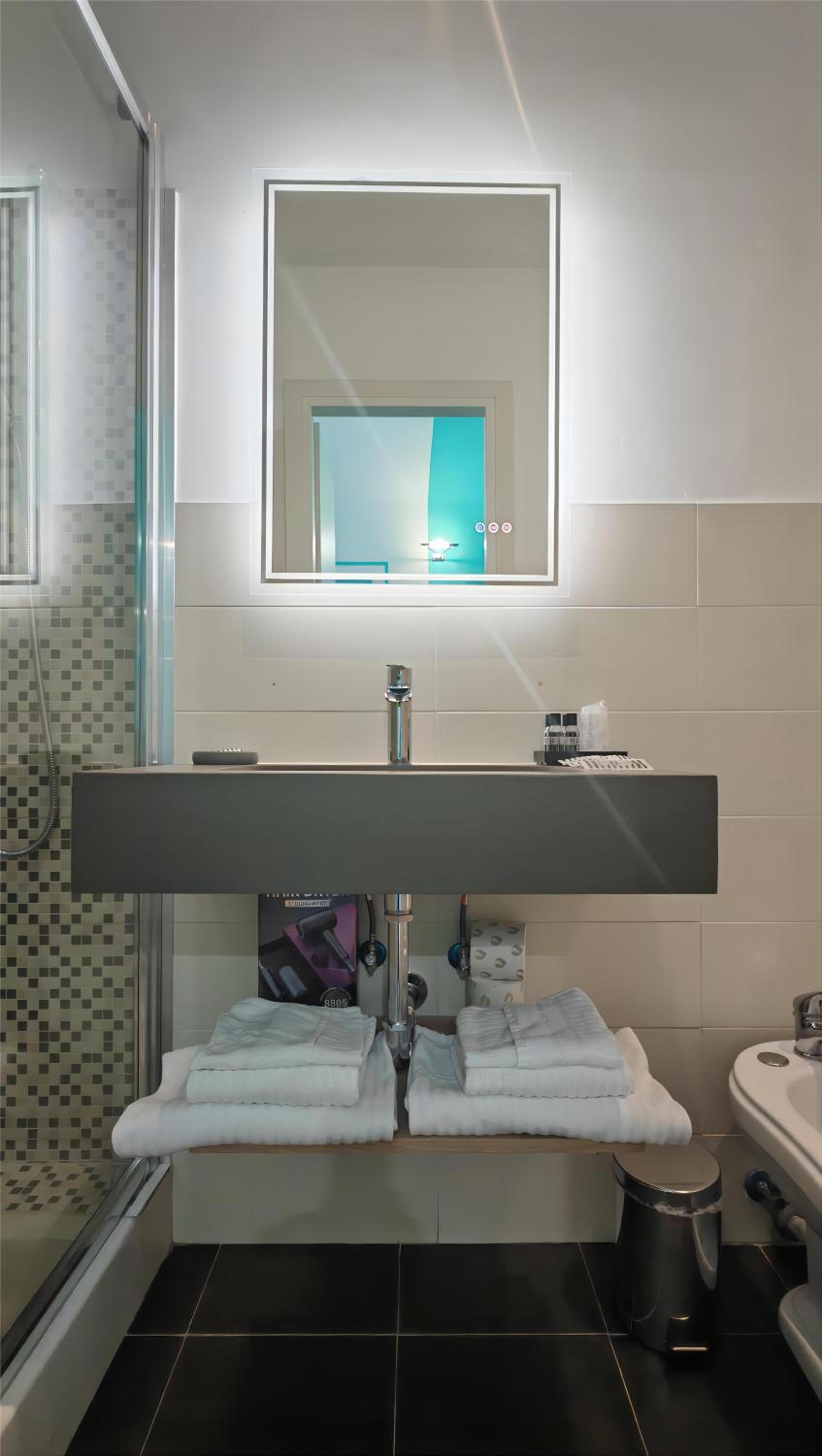 Deluxe Triple Room photo 2