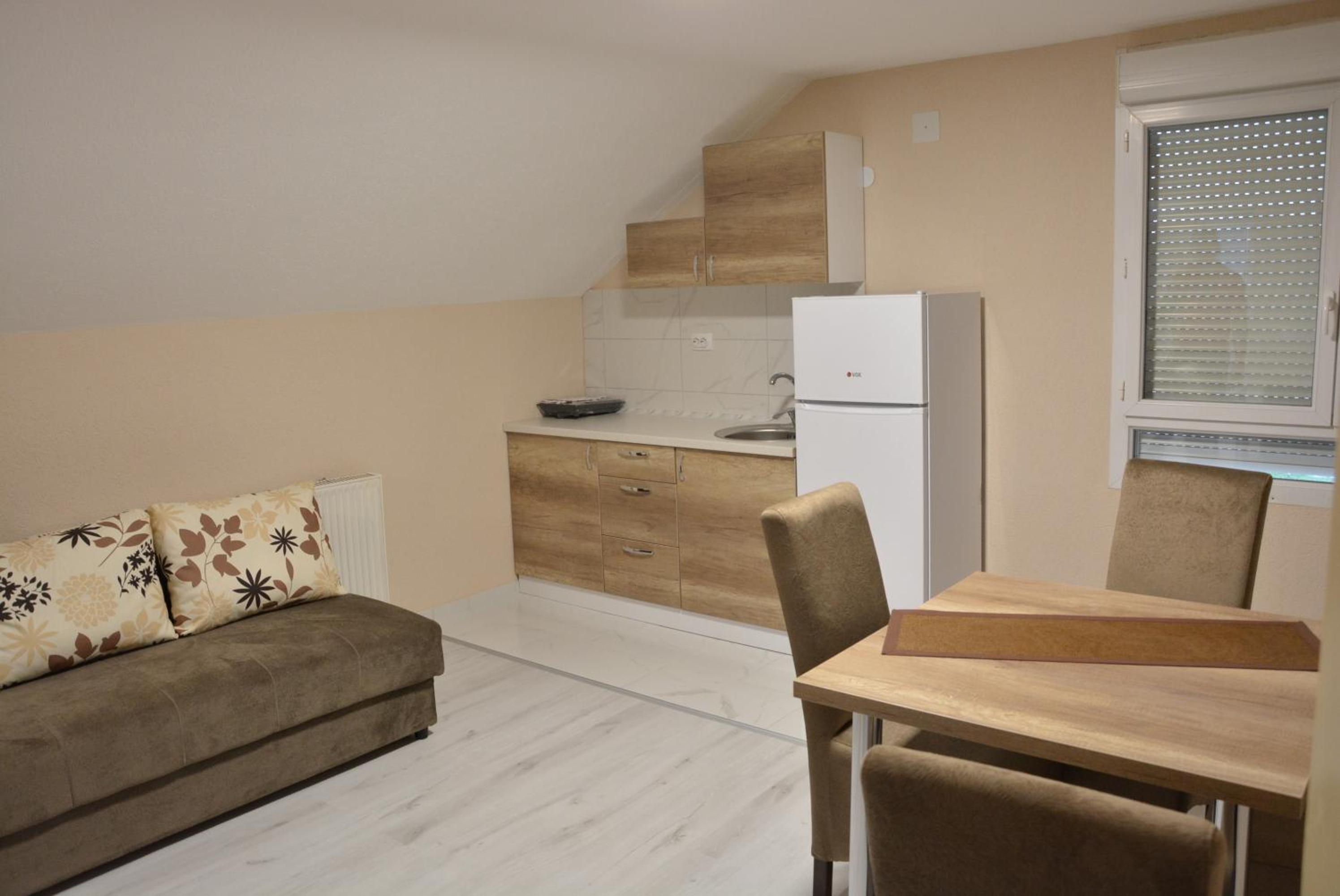 One-Bedroom Apartment photo 2