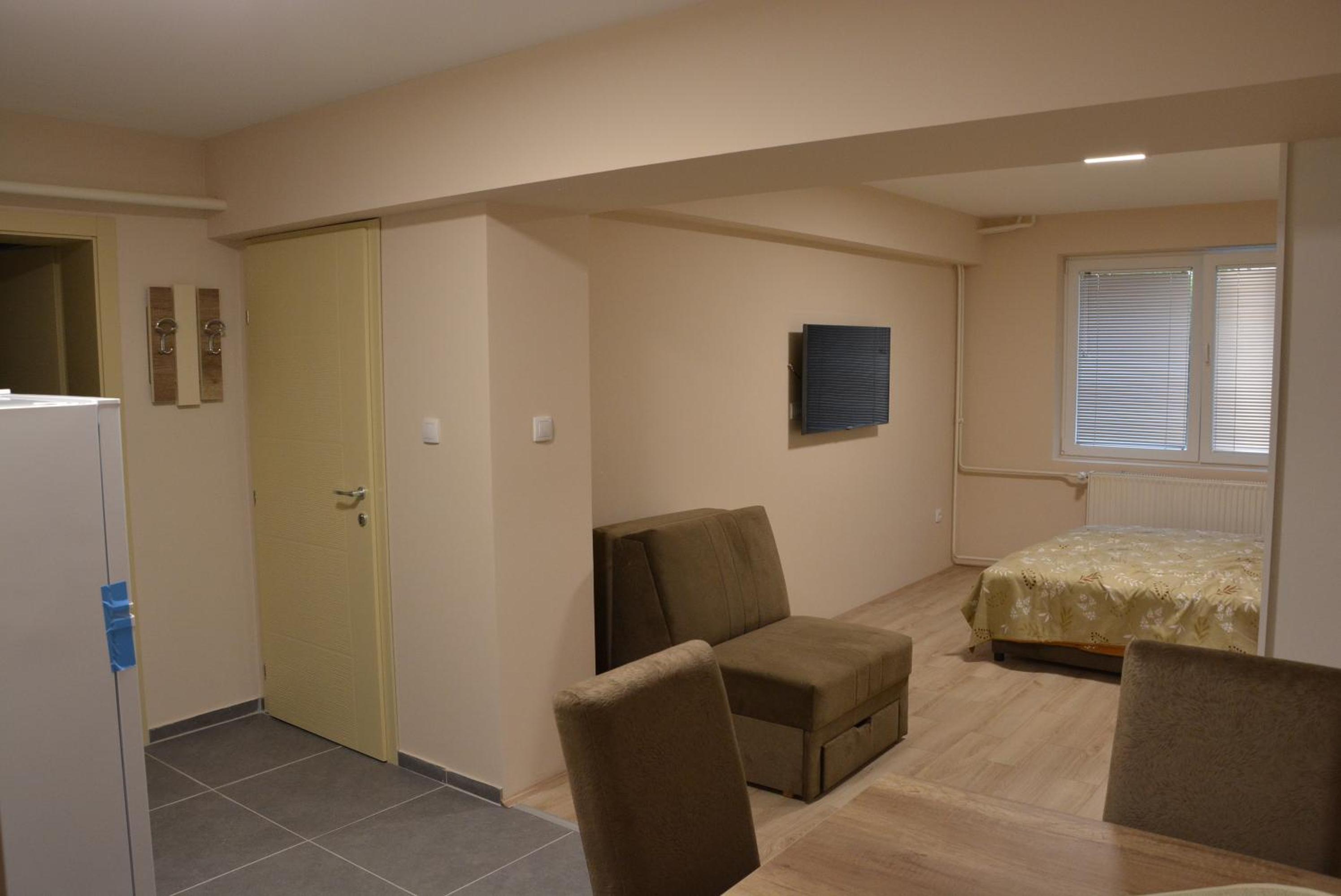 Apartment - Ground Floor photo 2