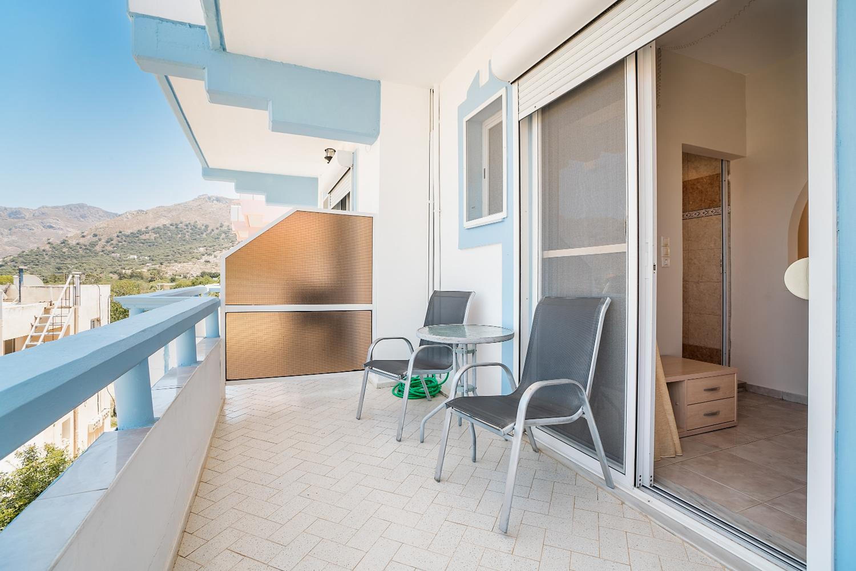 One-Bedroom House photo 2