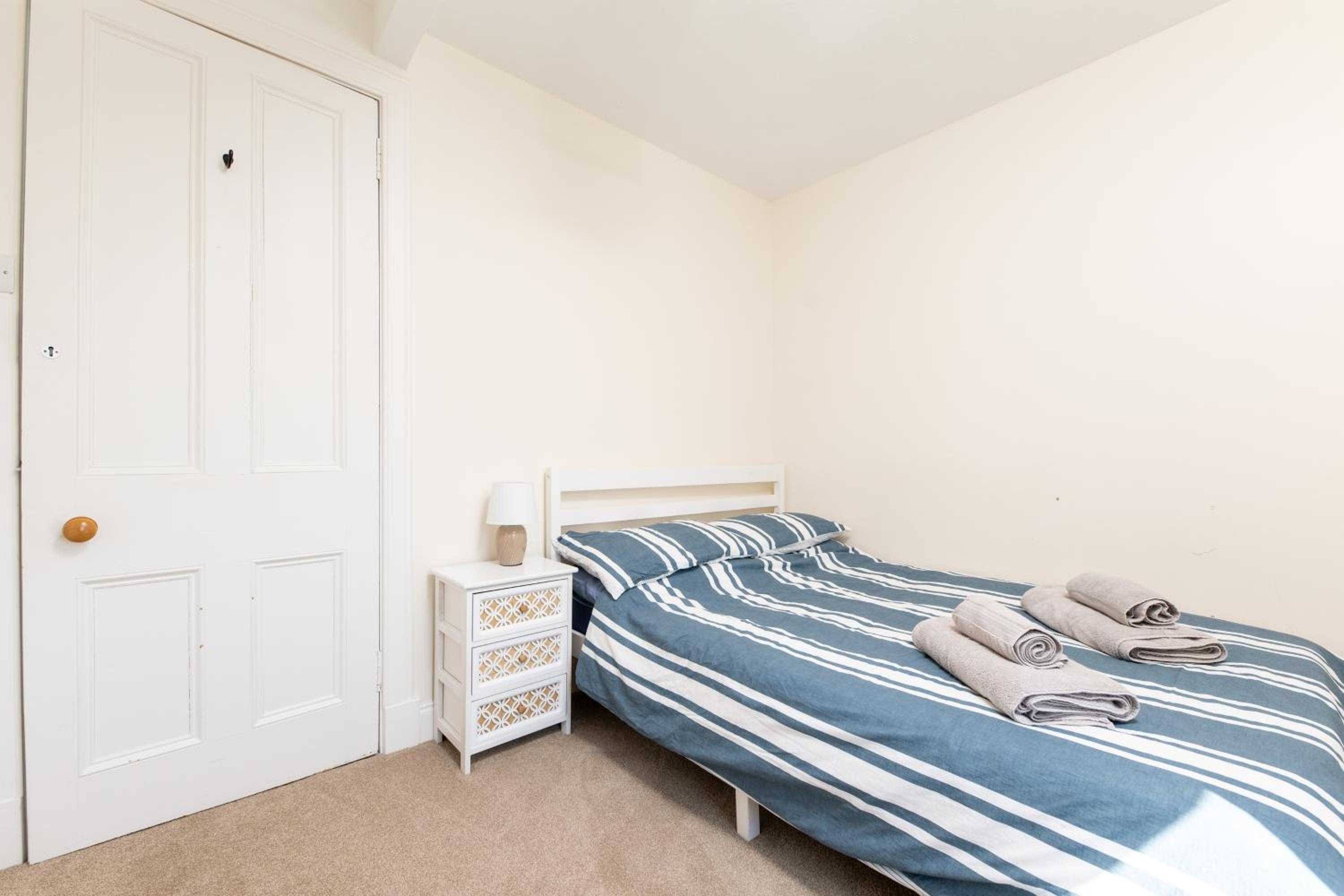 Four-Bedroom House photo 2