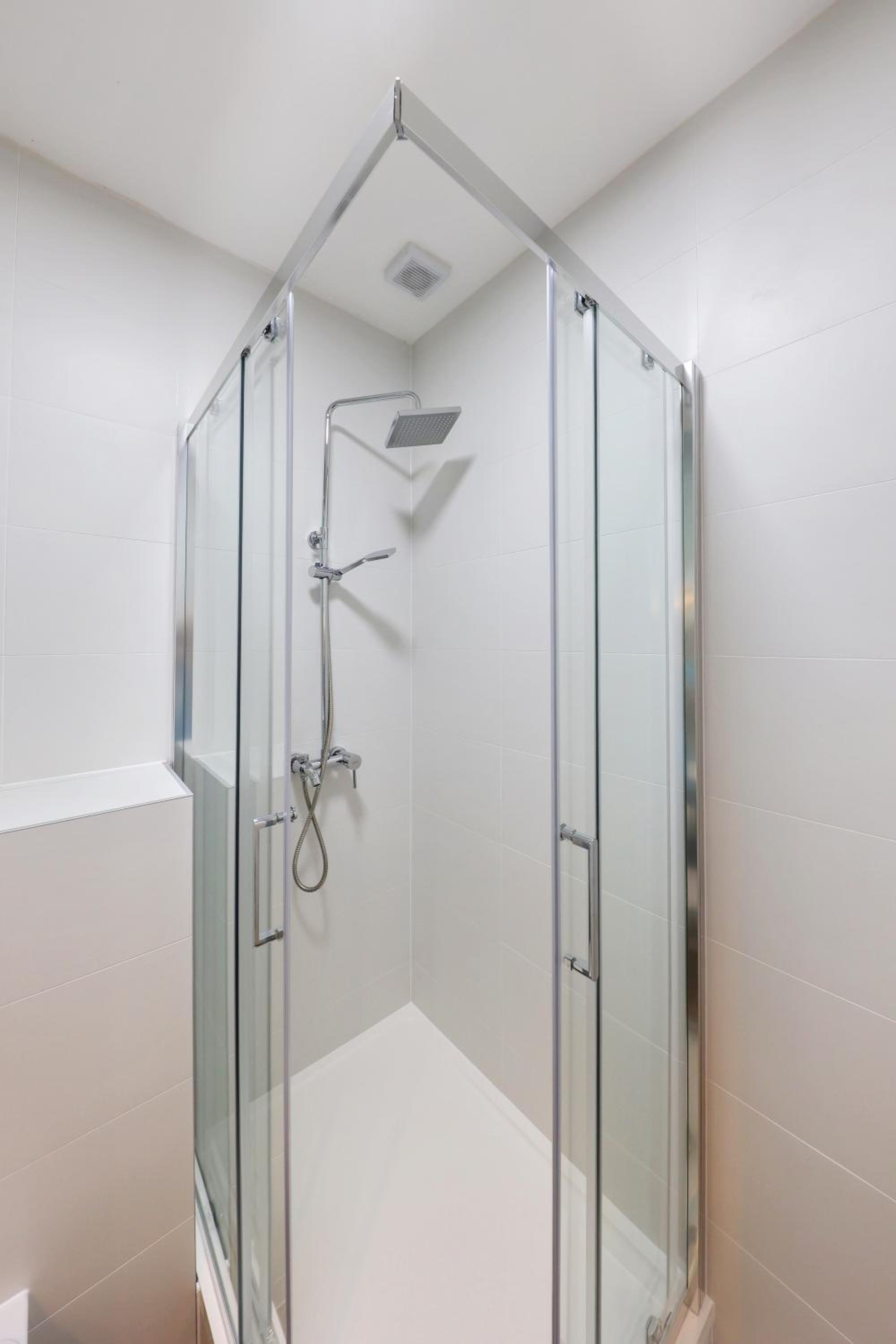 Deluxe Double or Twin Room - Photo 25