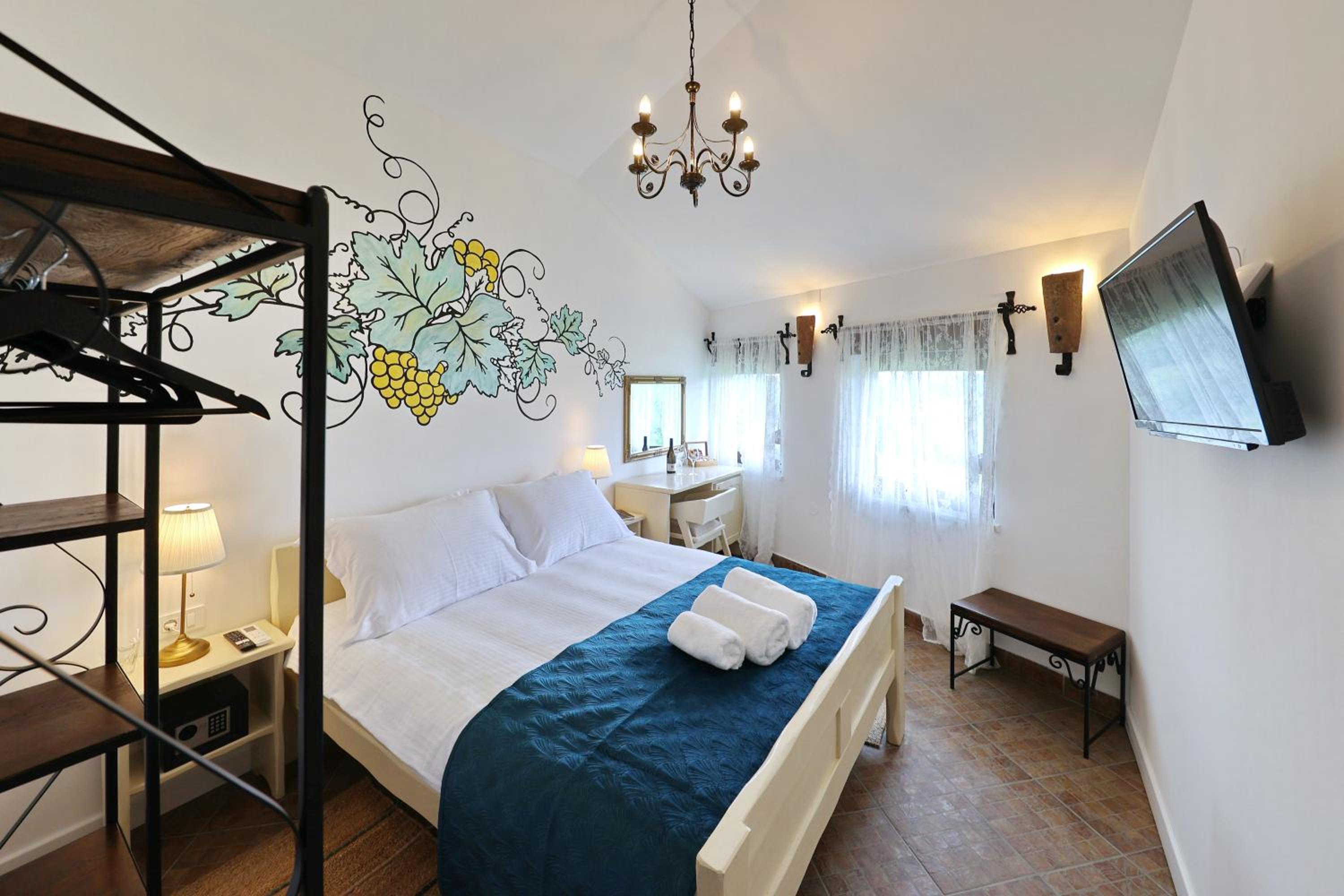 Deluxe Double or Twin Room - Photo 22