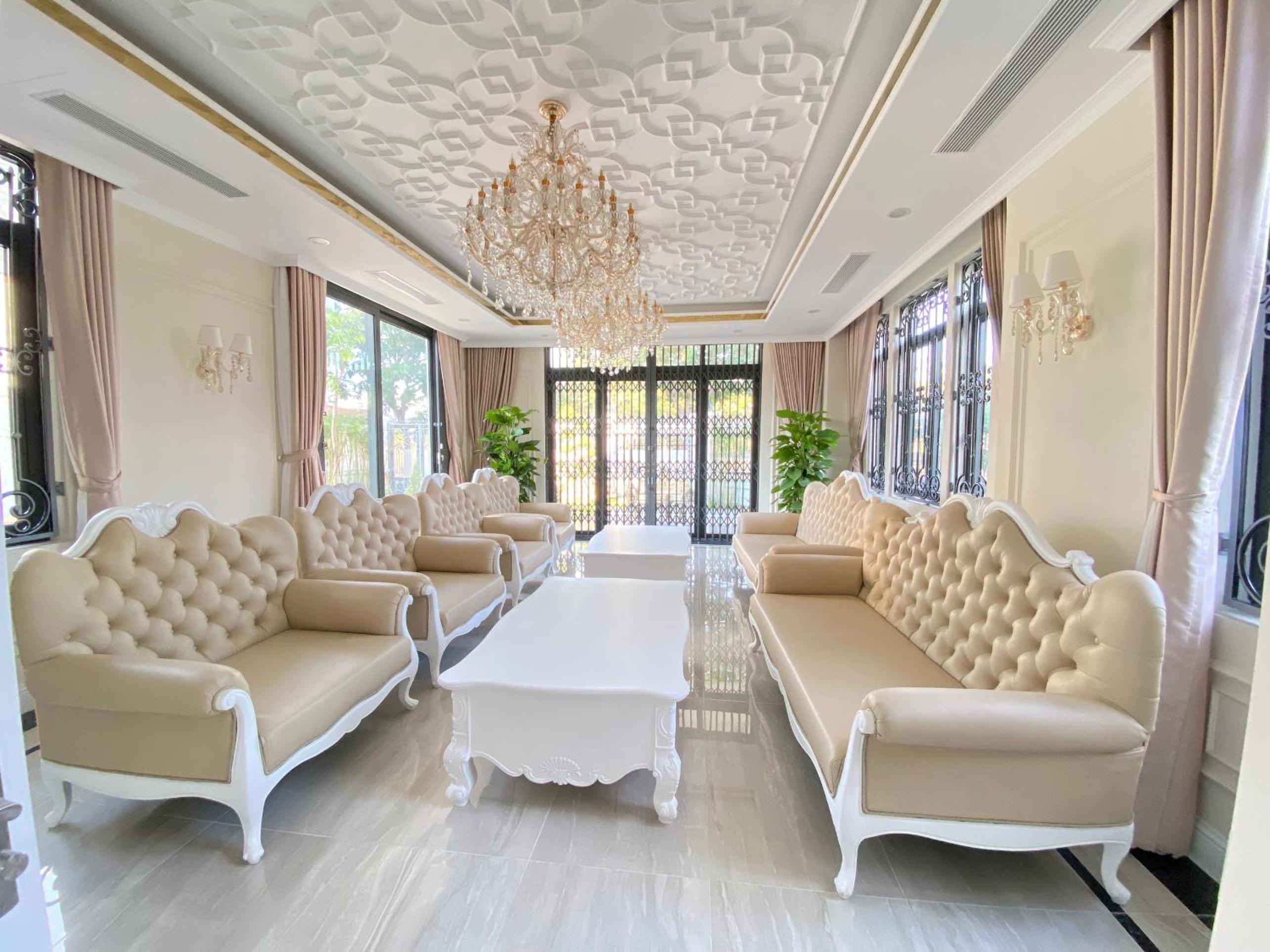 Villa photo 2