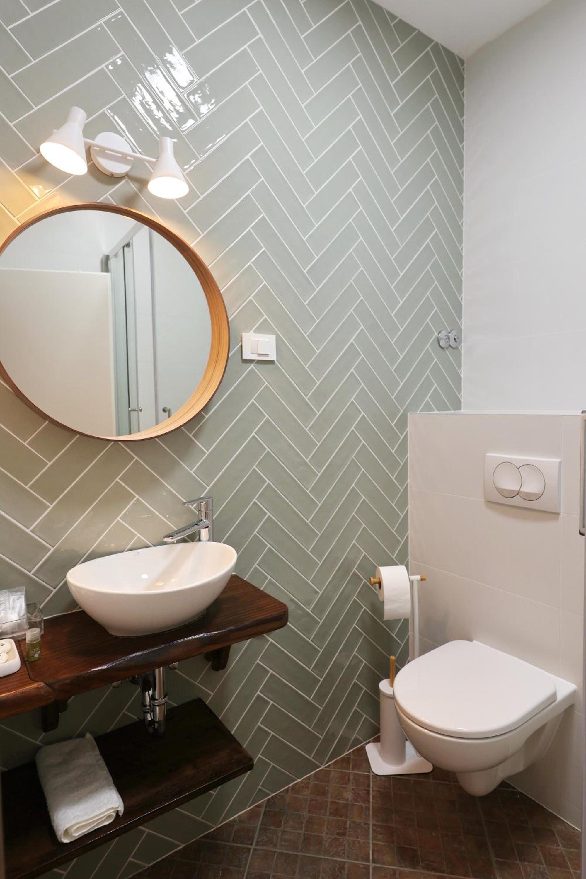 Deluxe Double or Twin Room - Photo 21