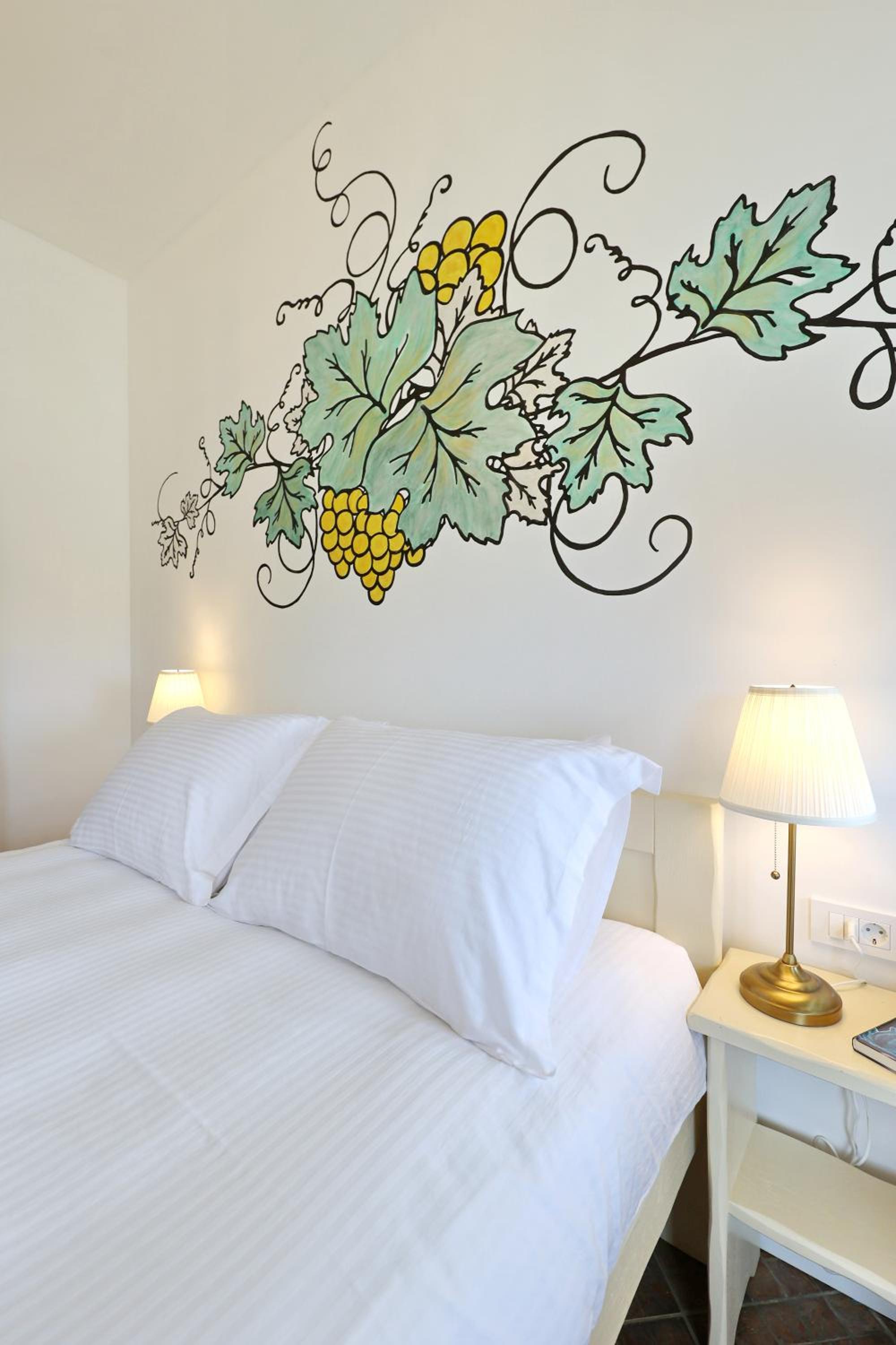 Deluxe Double or Twin Room - Photo 16