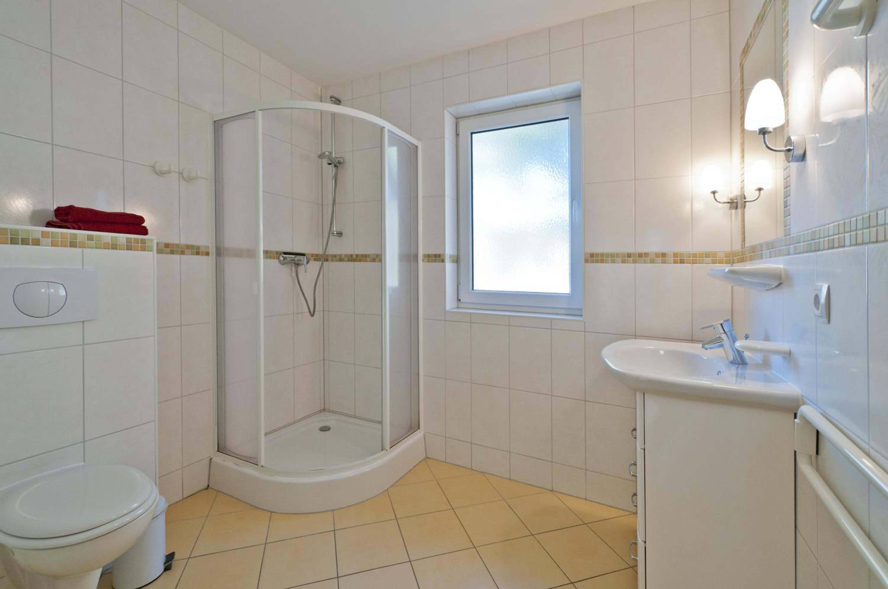 Three-Bedroom Vacation Home  photo 2