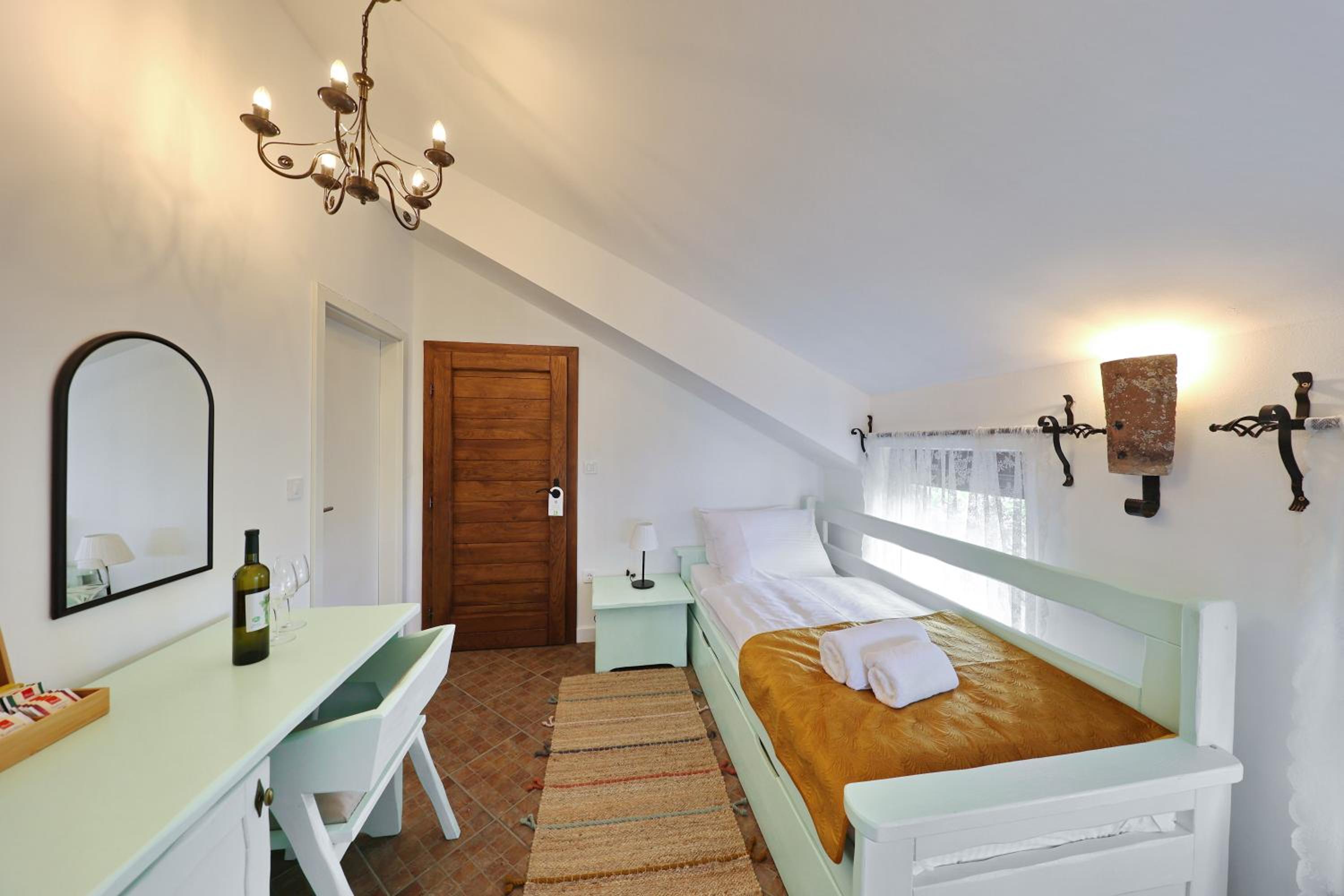 Luxury Quadruple Room - Photo 6