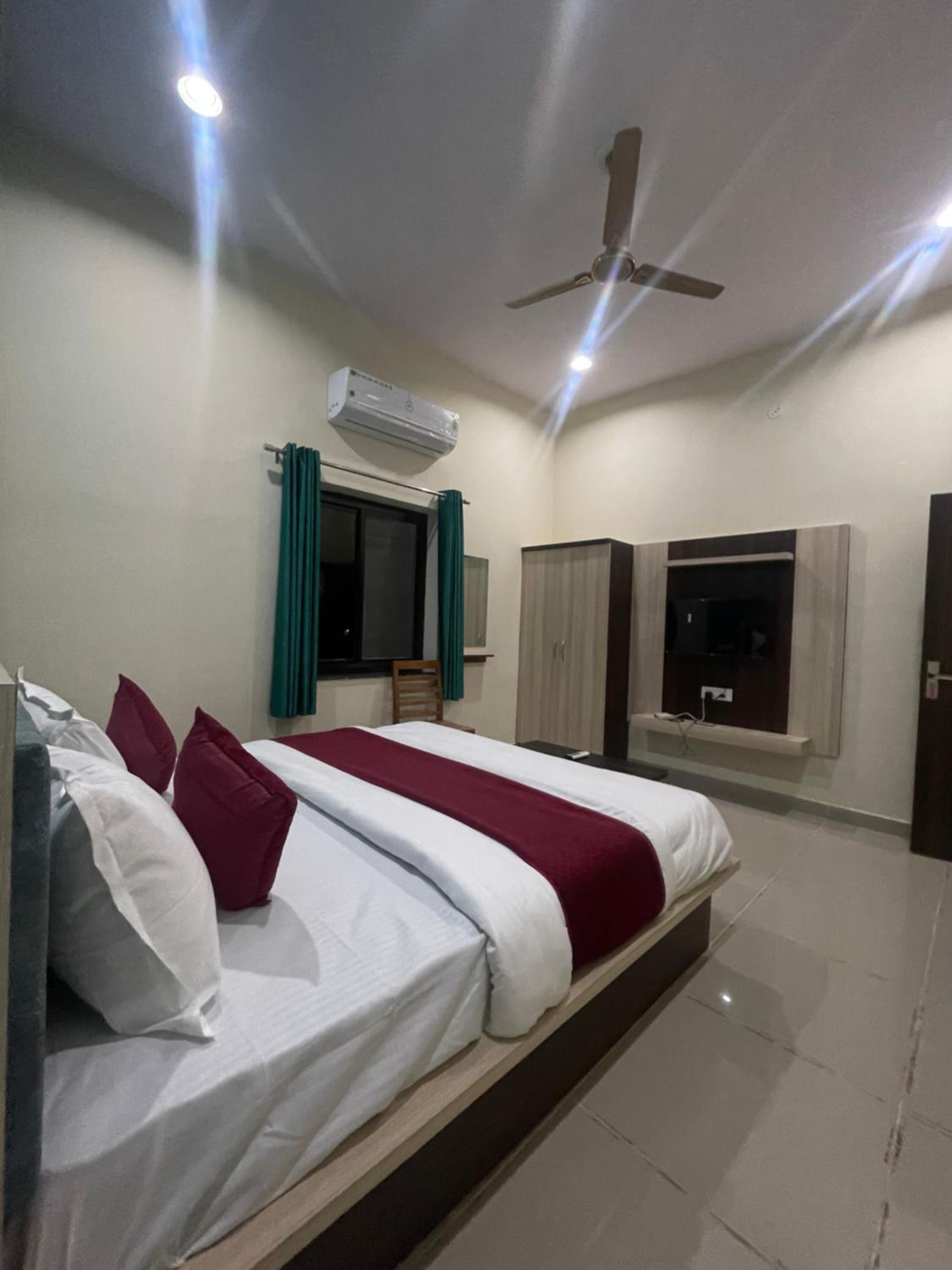 Deluxe Double Room photo 3