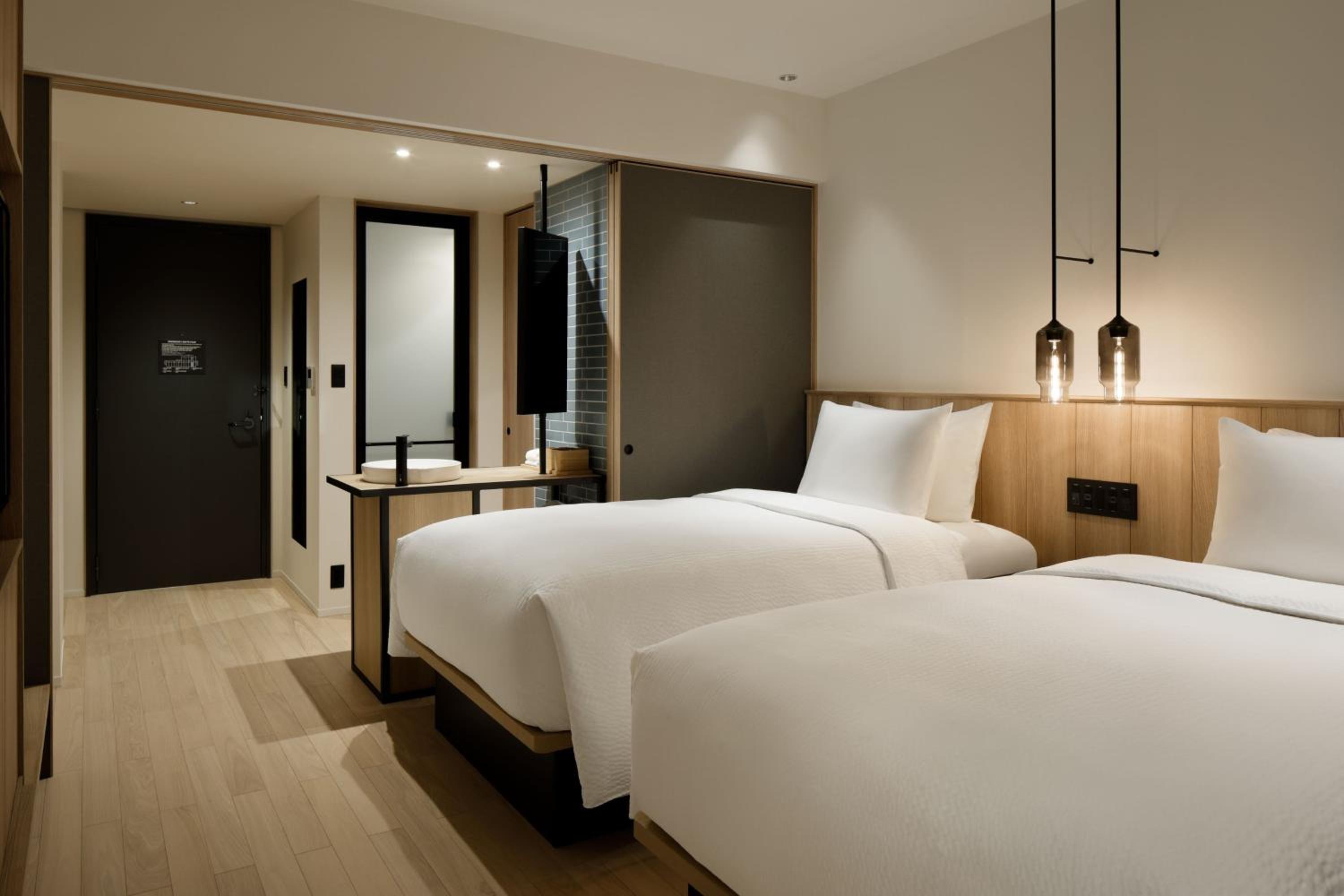 Standard  Guest Room  with  2 Twin/Single Bed(s) - Photo 7