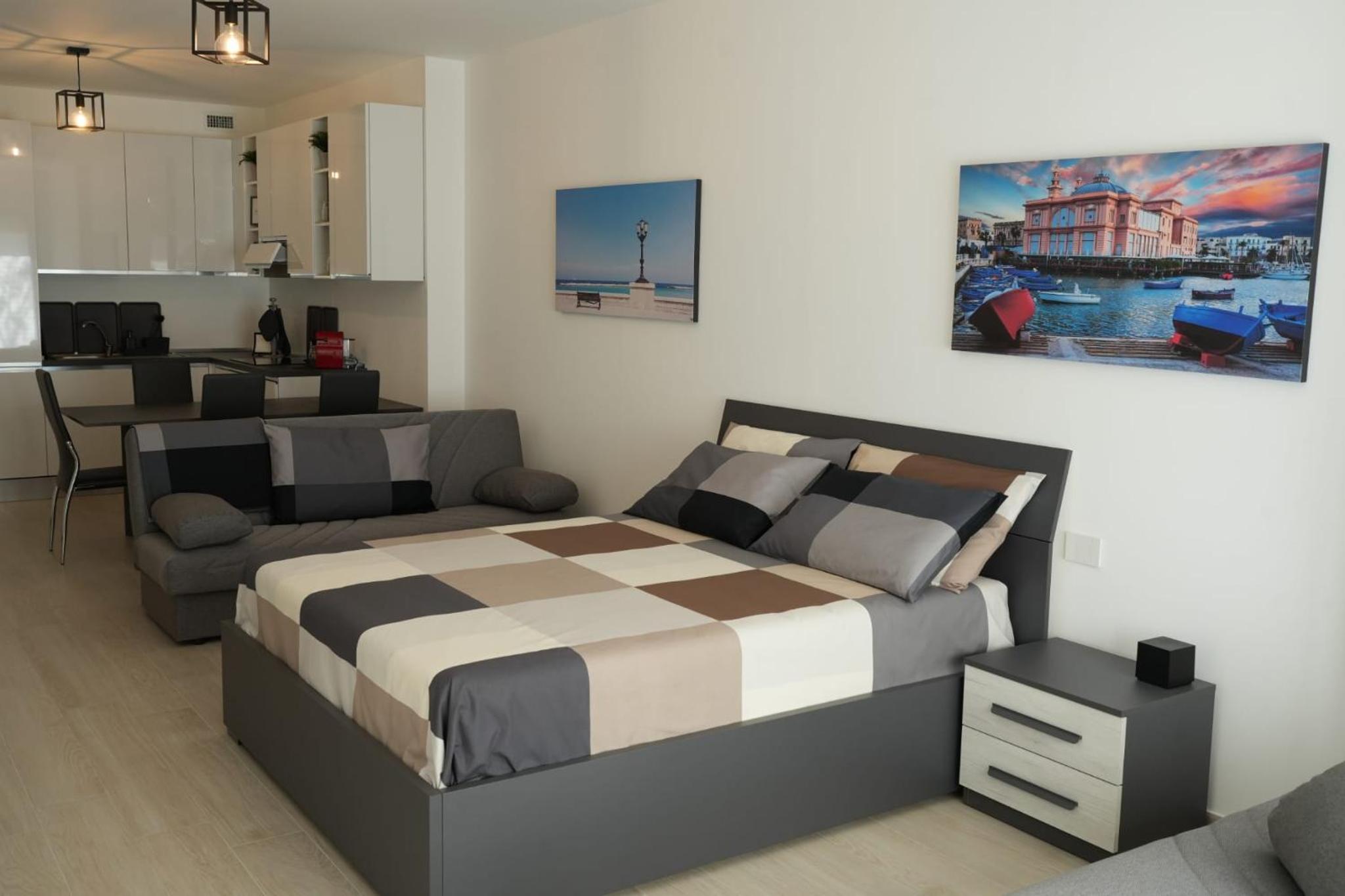 One-Bedroom Apartment