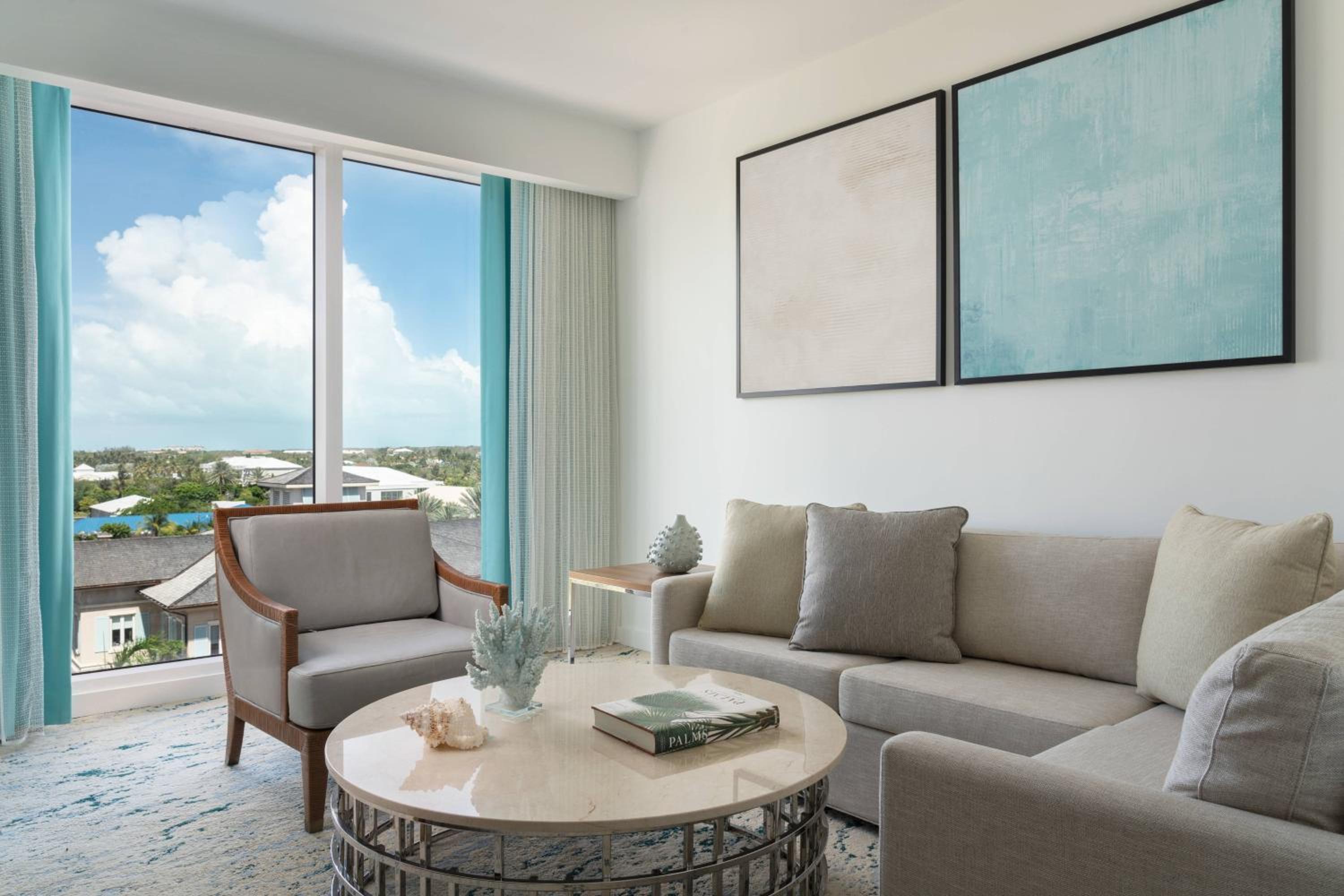 Junior Suite with 1 King, Oceanfront, Balcony - Photo 4