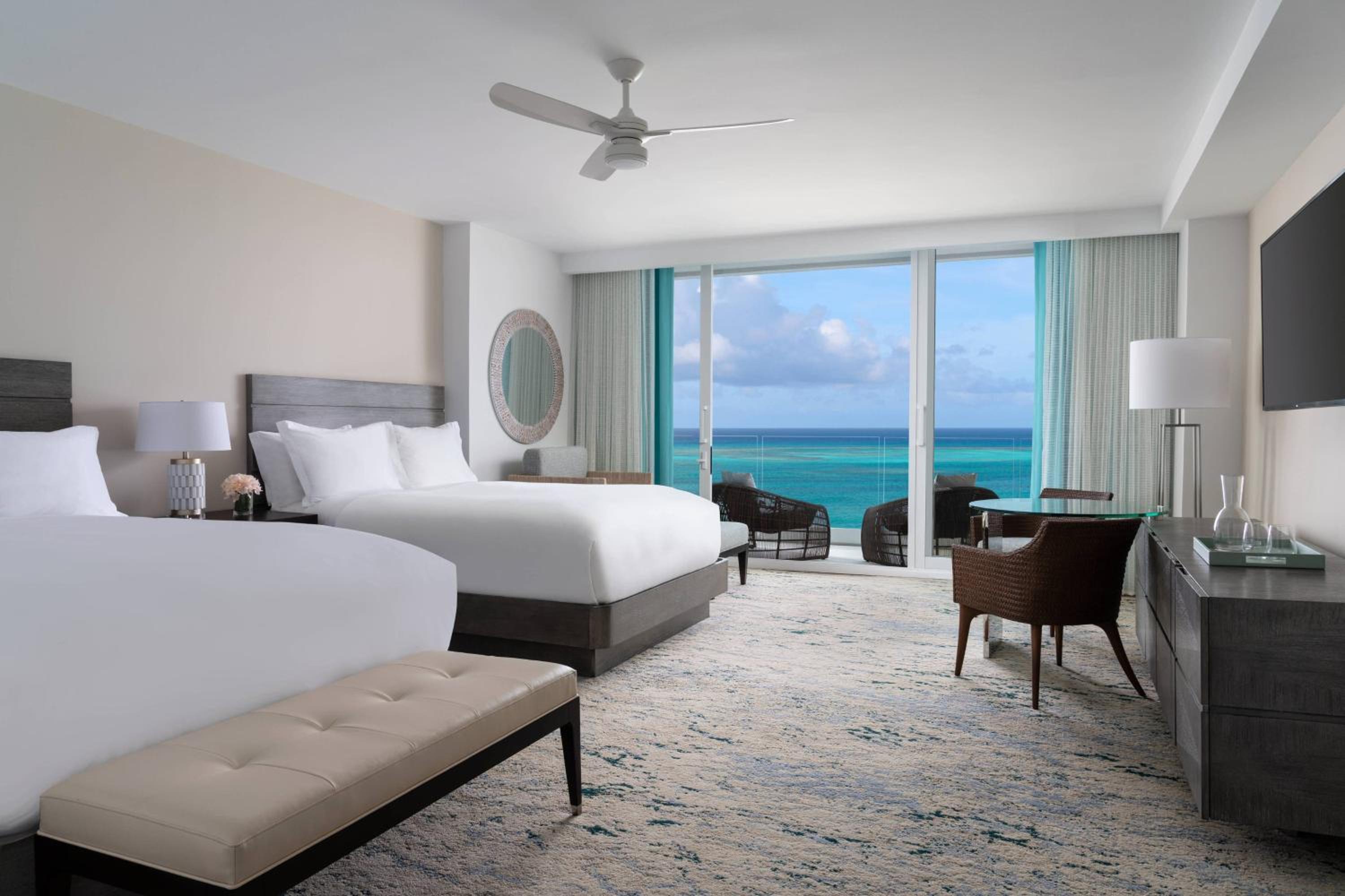 2 Bedroom Executive Suite with 2 Bedrooms Oceanfront - Photo 3