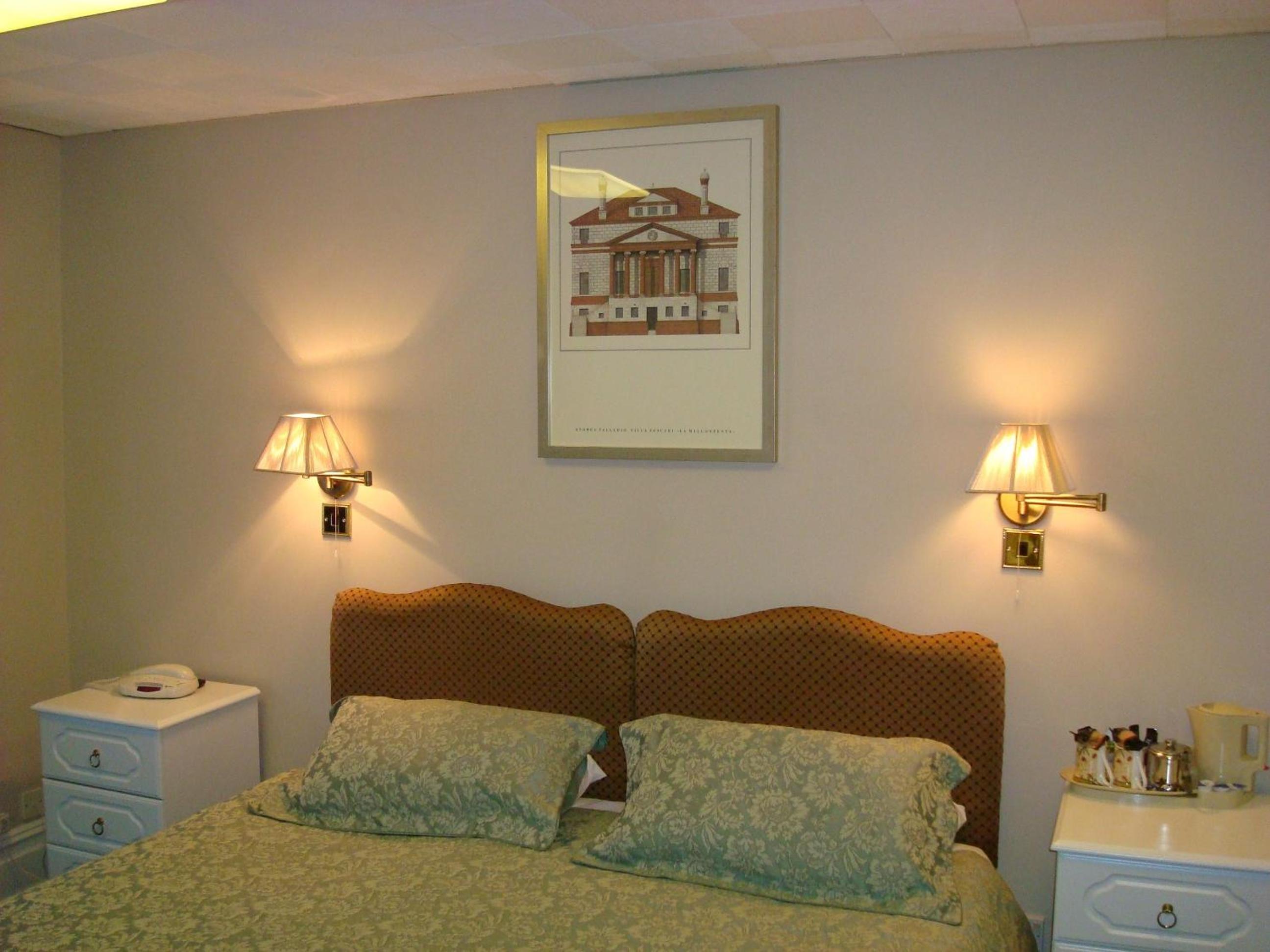 Double Room - Photo 15