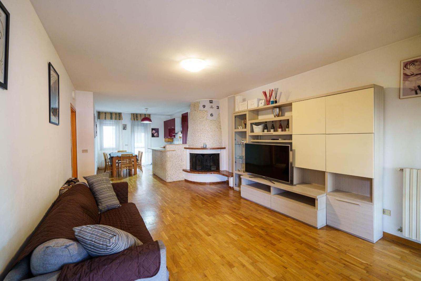 Three-Bedroom Apartment photo 1