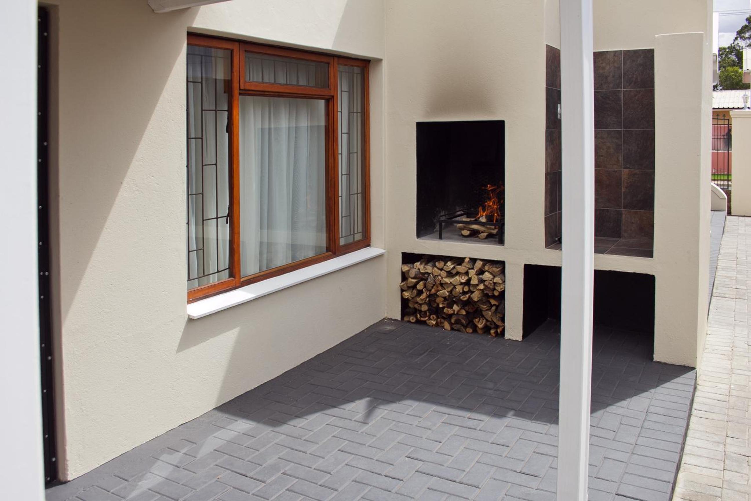 Apartment A - Photo 3