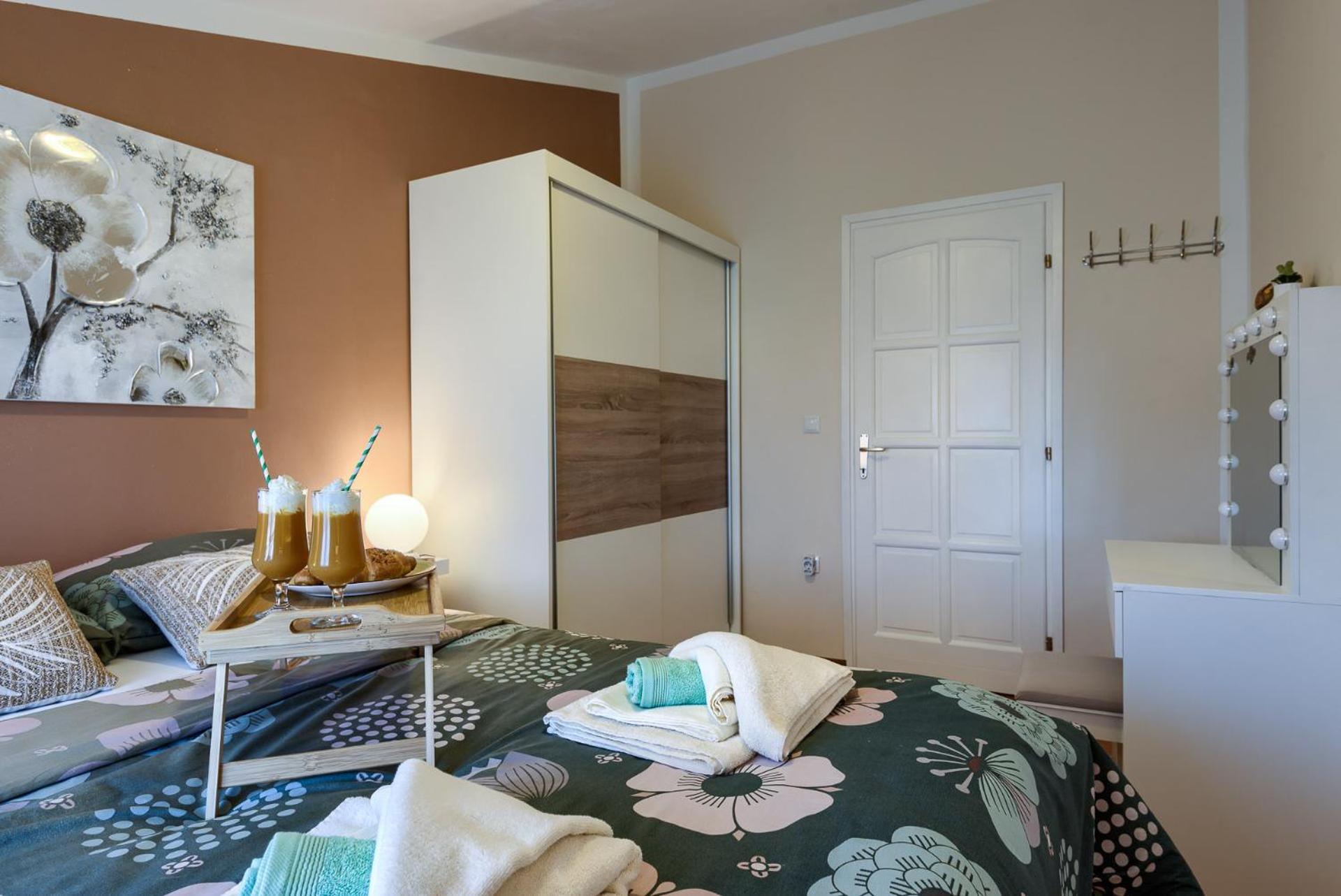 Three-Bedroom Apartment - Photo 22