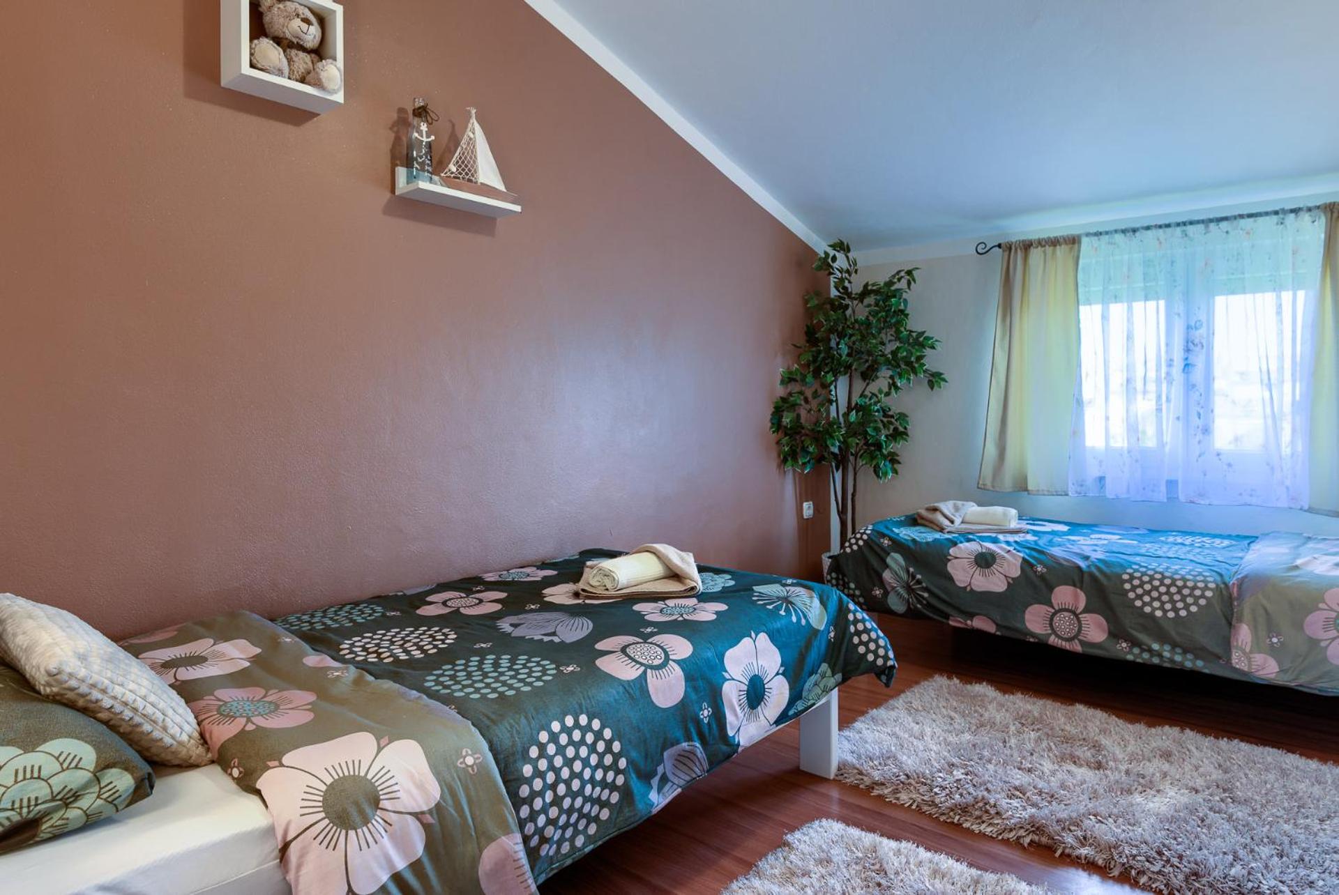 Three-Bedroom Apartment - Photo 30