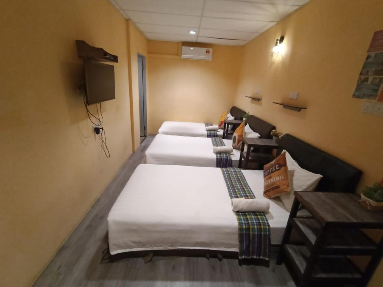 Budget Triple Room photo 2